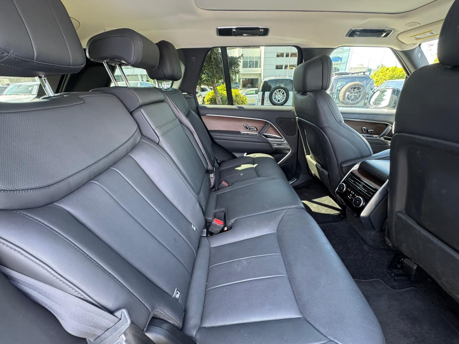 2023  New Range Rover