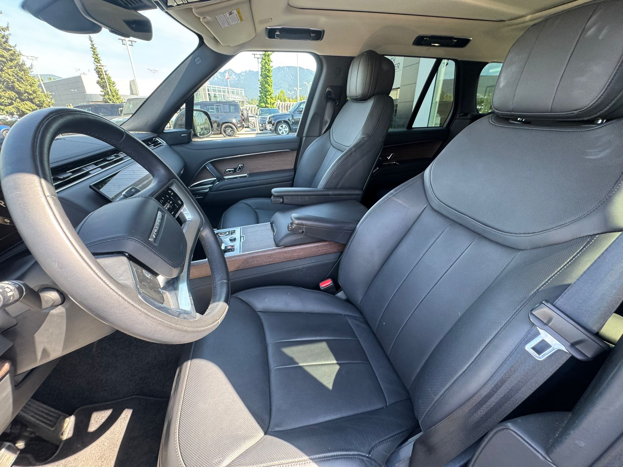 2023  New Range Rover