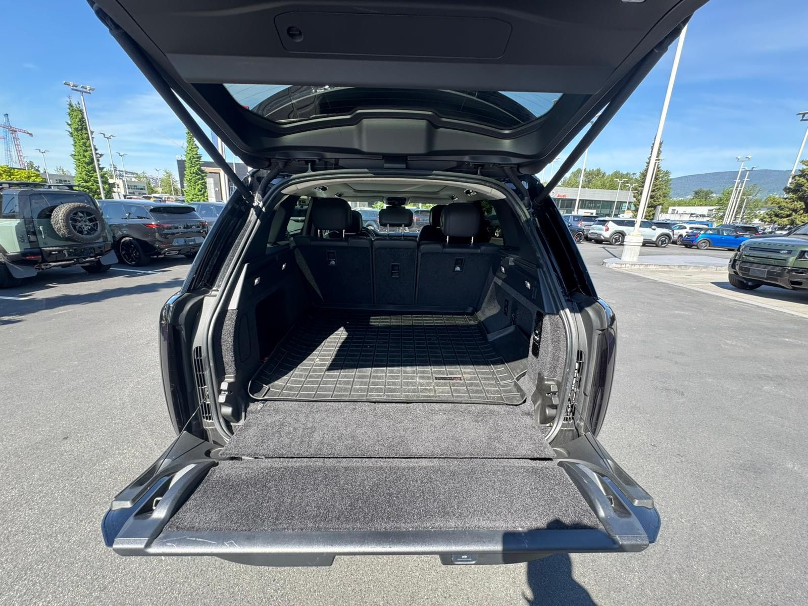 2023  New Range Rover