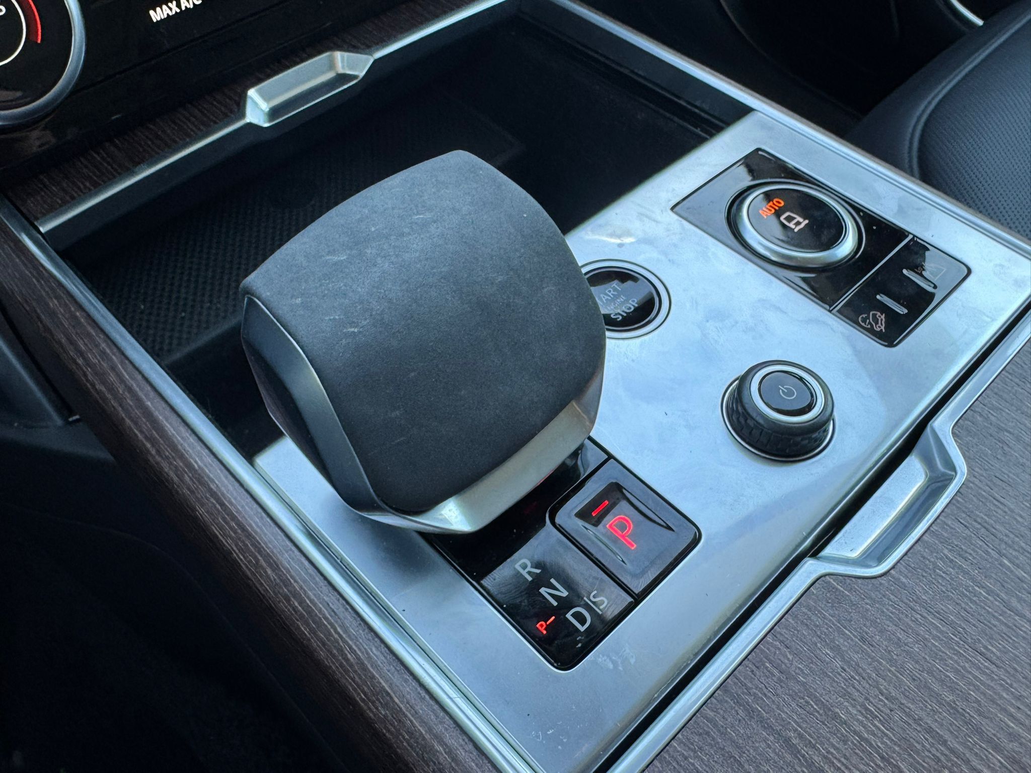 2023  New Range Rover