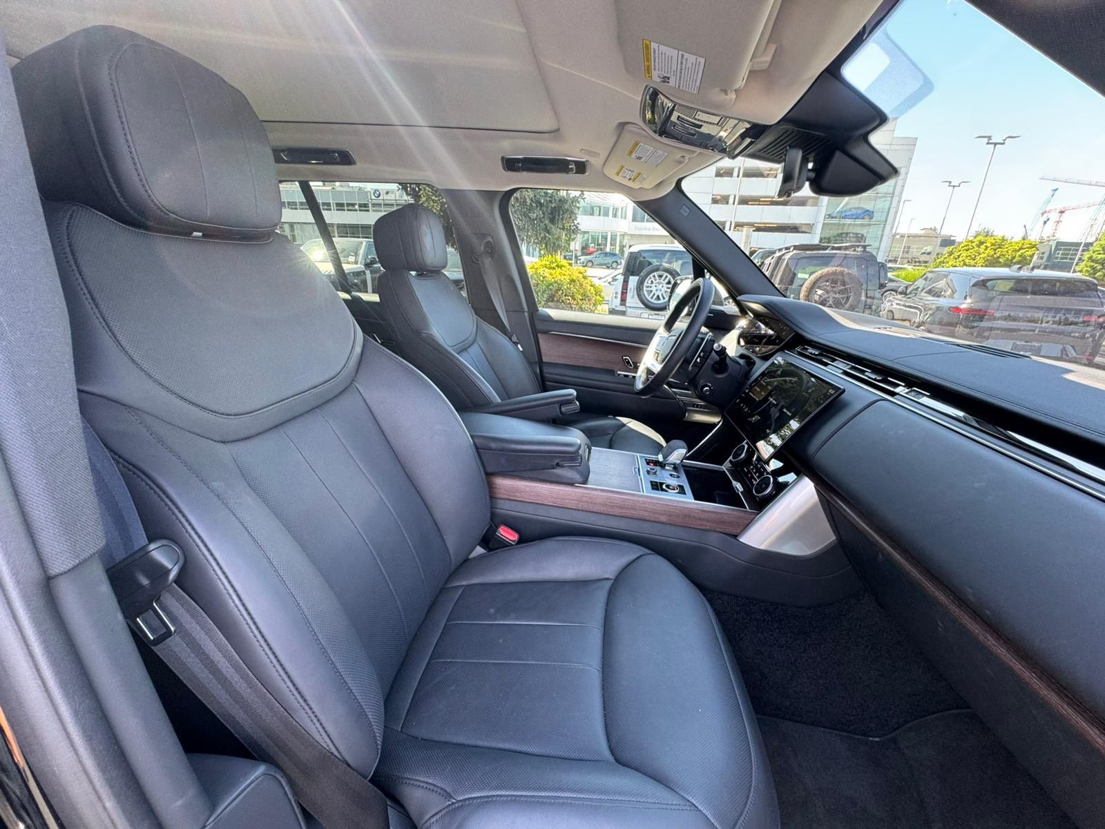 2023  New Range Rover
