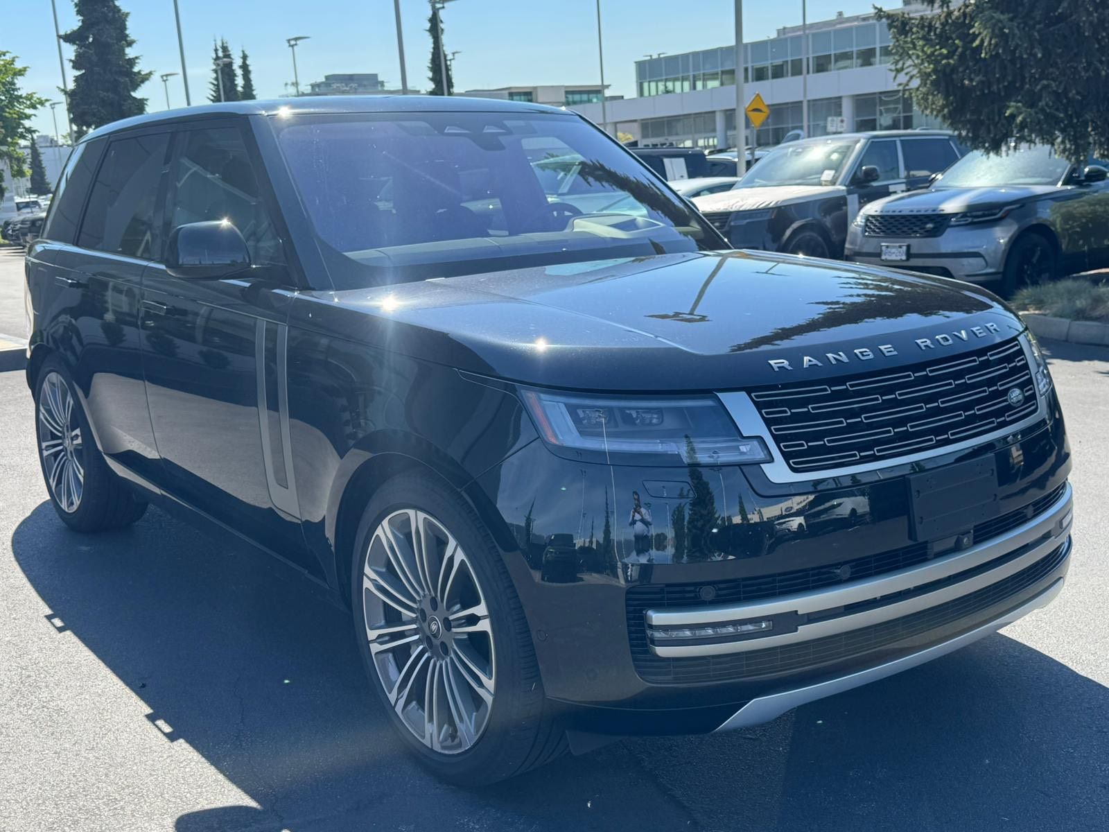 2023  New Range Rover