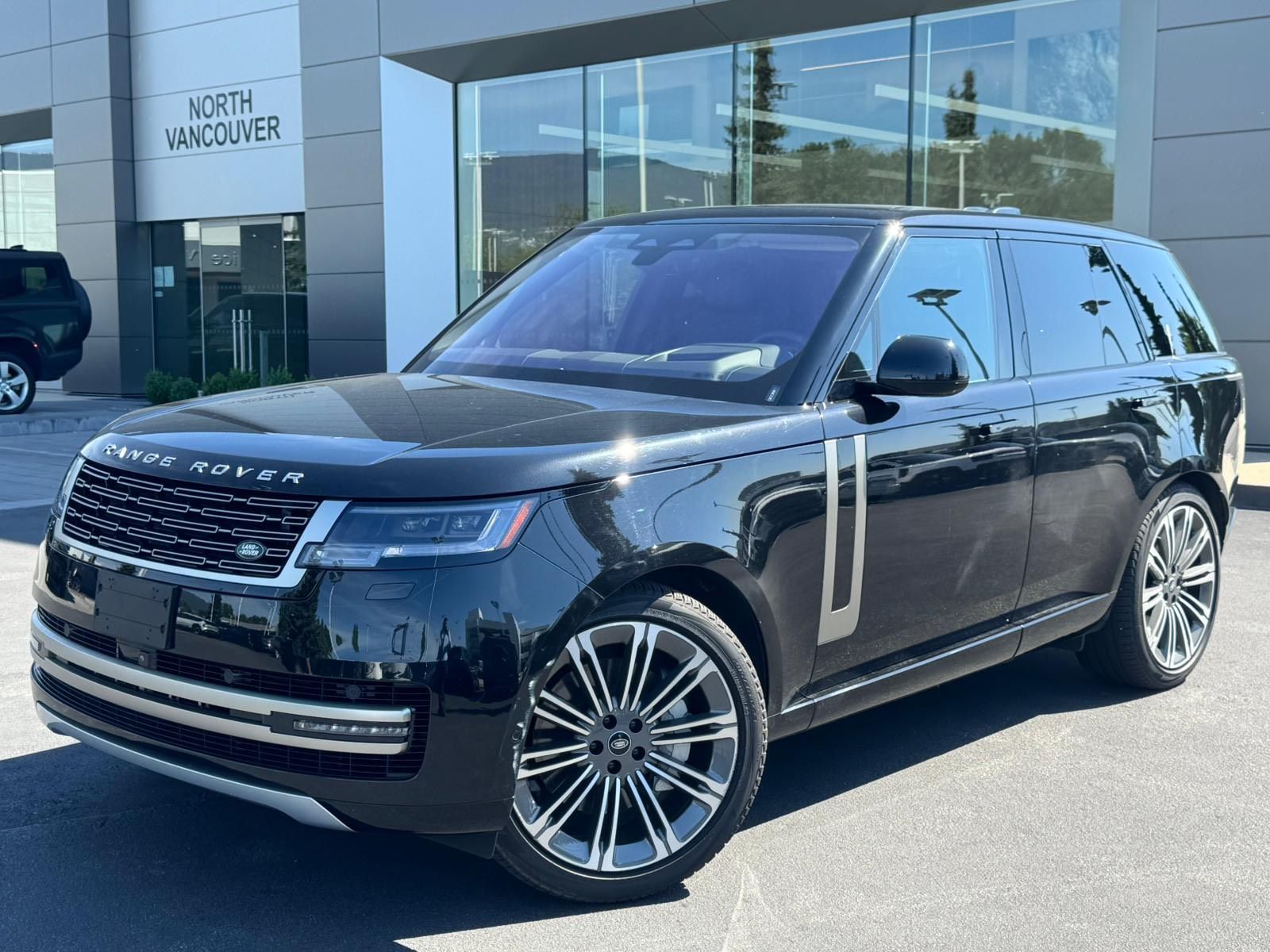 2023  New Range Rover