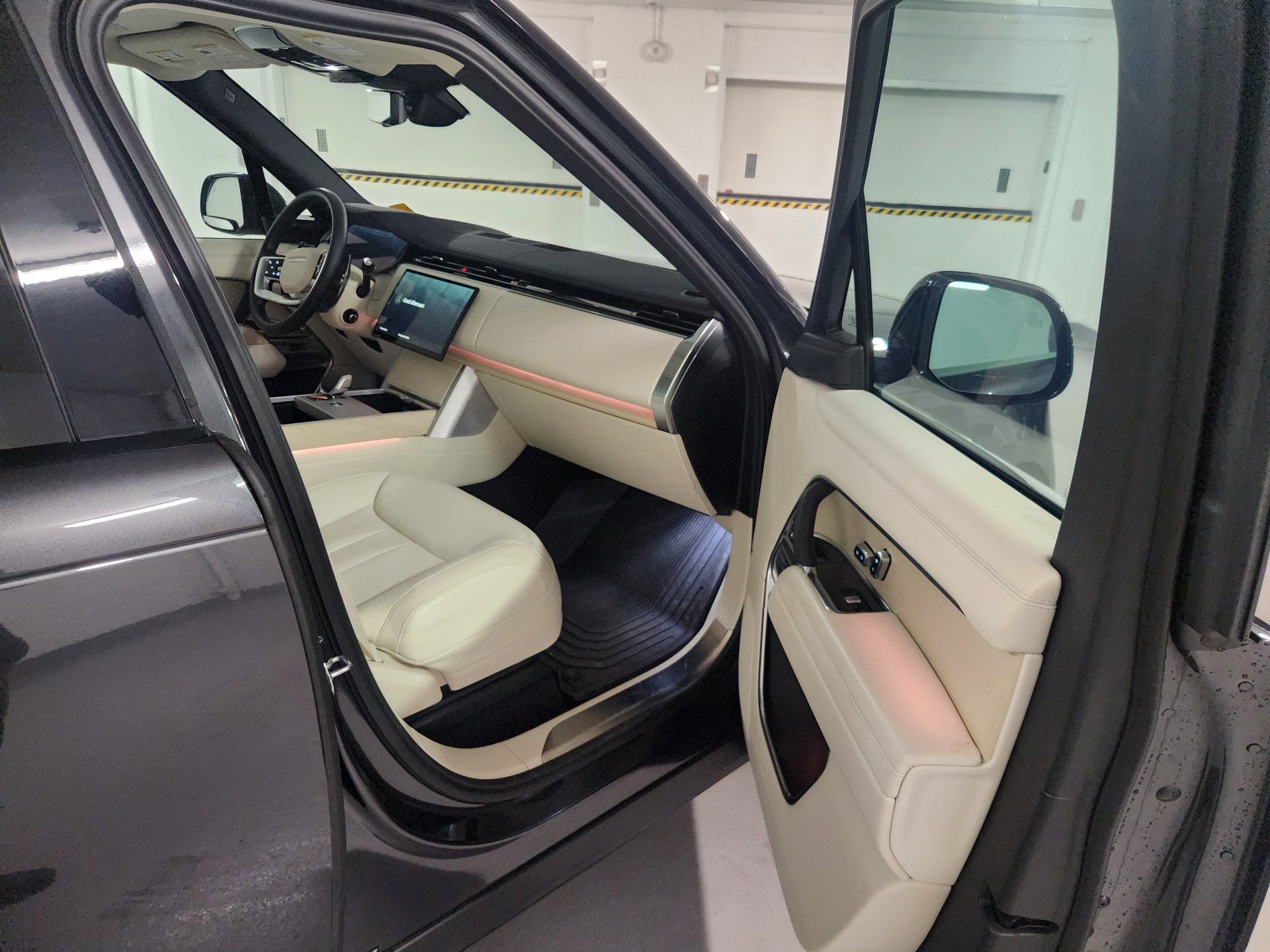 2024 Land Rover Range Rover in Vancouver, British Columbia
