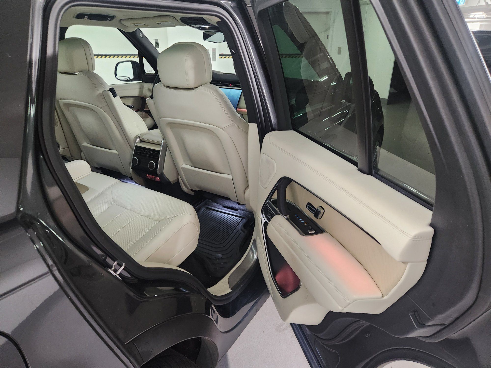 2024 Land Rover Range Rover in Vancouver, British Columbia