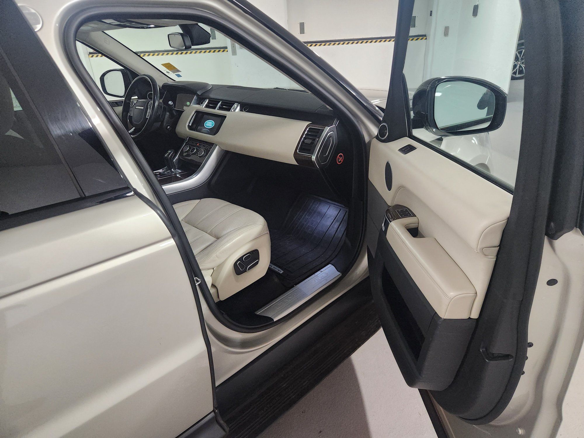 2014 Land Rover Range Rover Sport in Vancouver, British Columbia