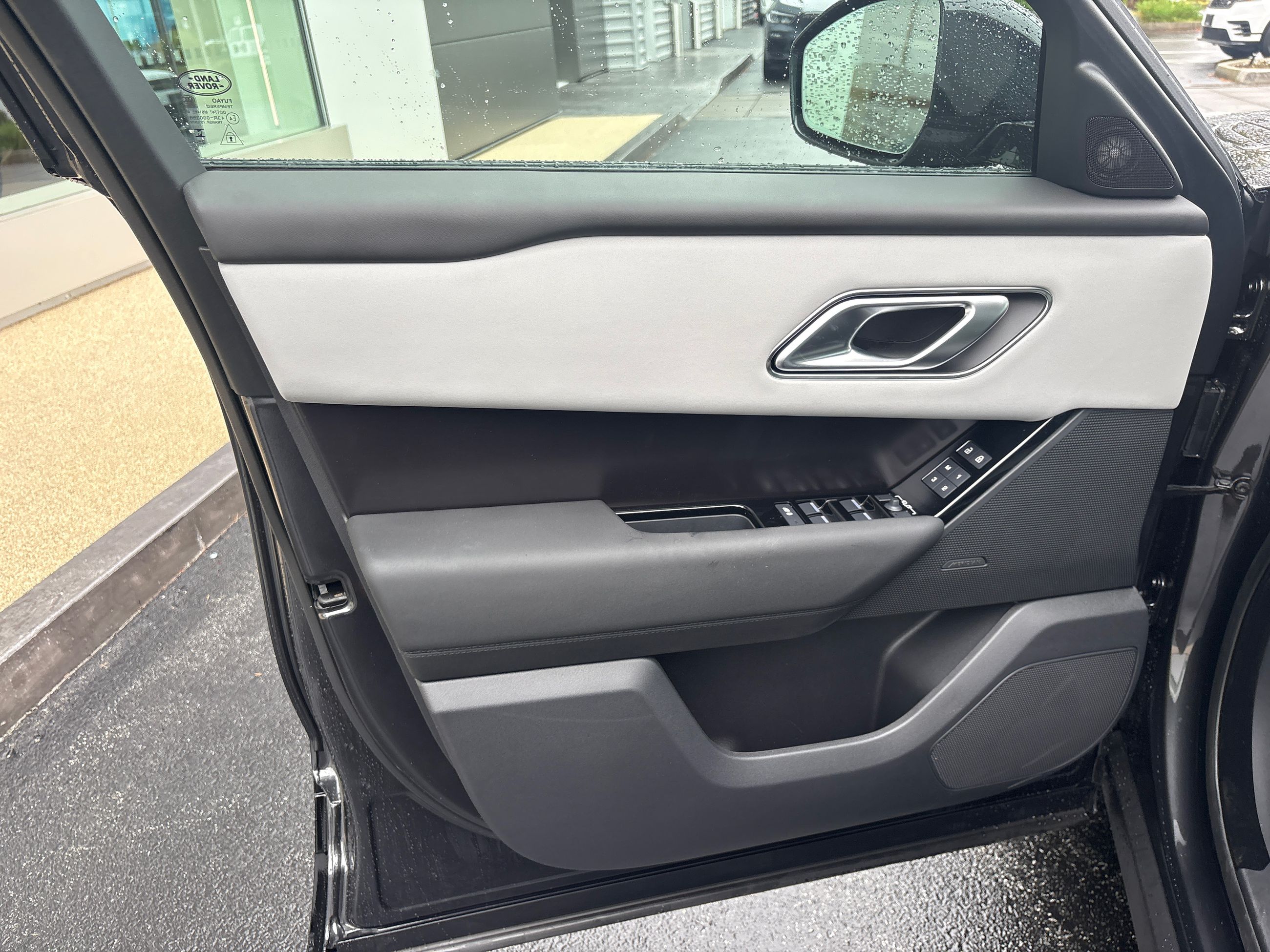 2026  Range Rover Velar