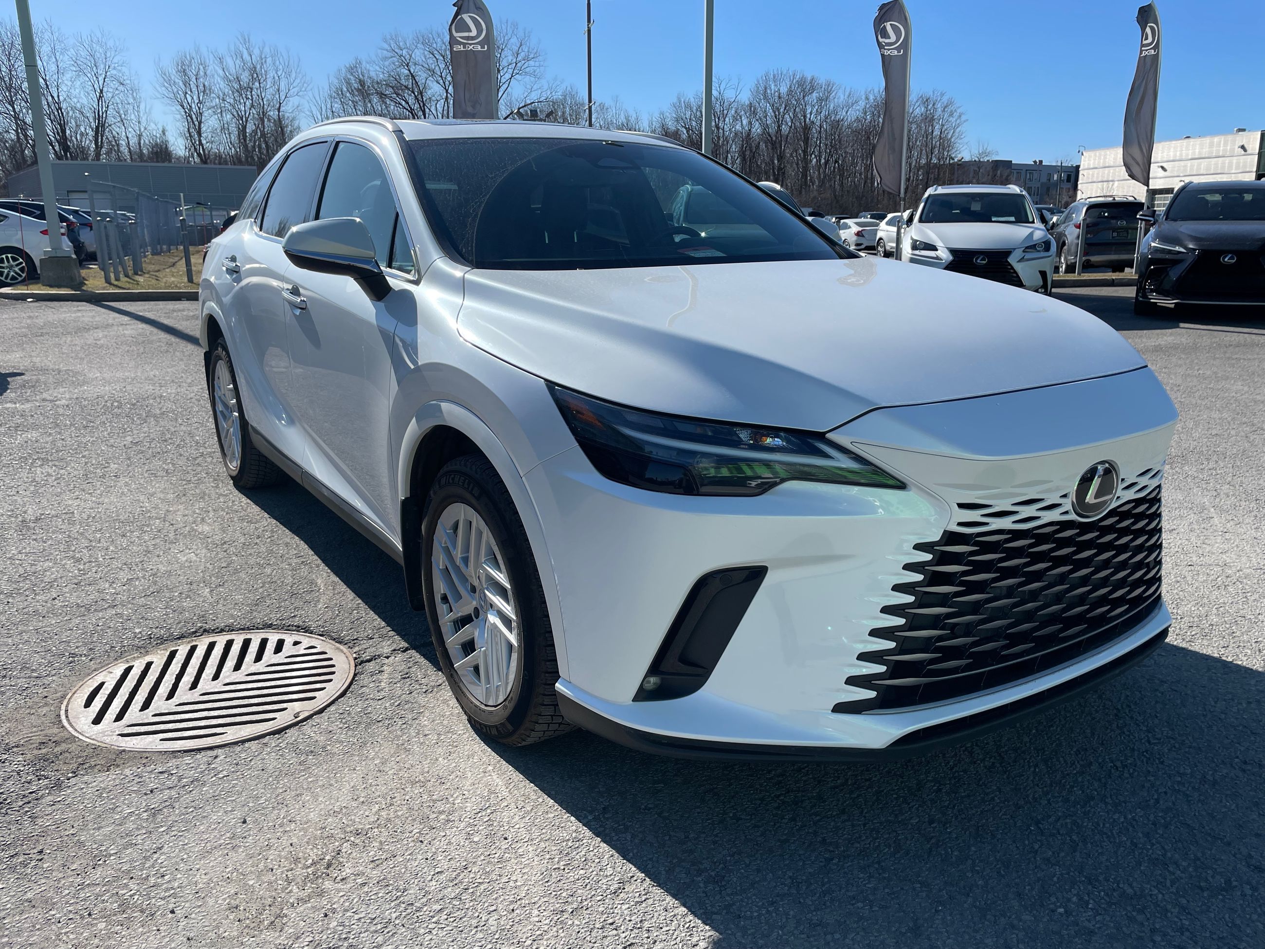 Lexus RX 350h  2023 à Laval, Québec