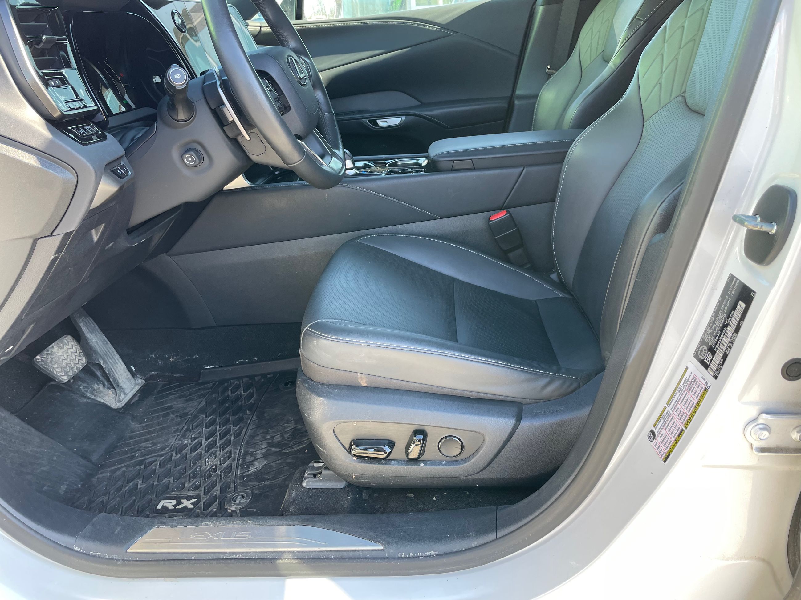 Lexus RX 350h  2023 à Laval, Québec