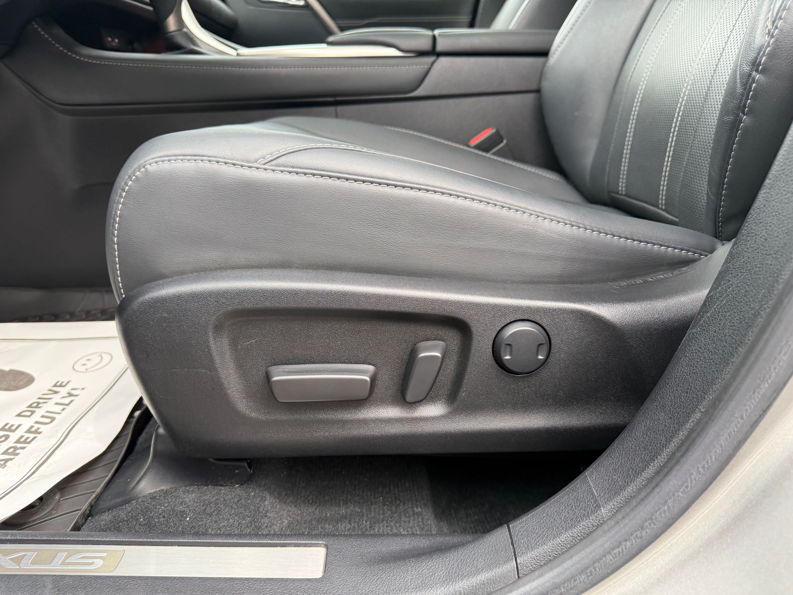 2022 Lexus RX in Mississauga, Ontario