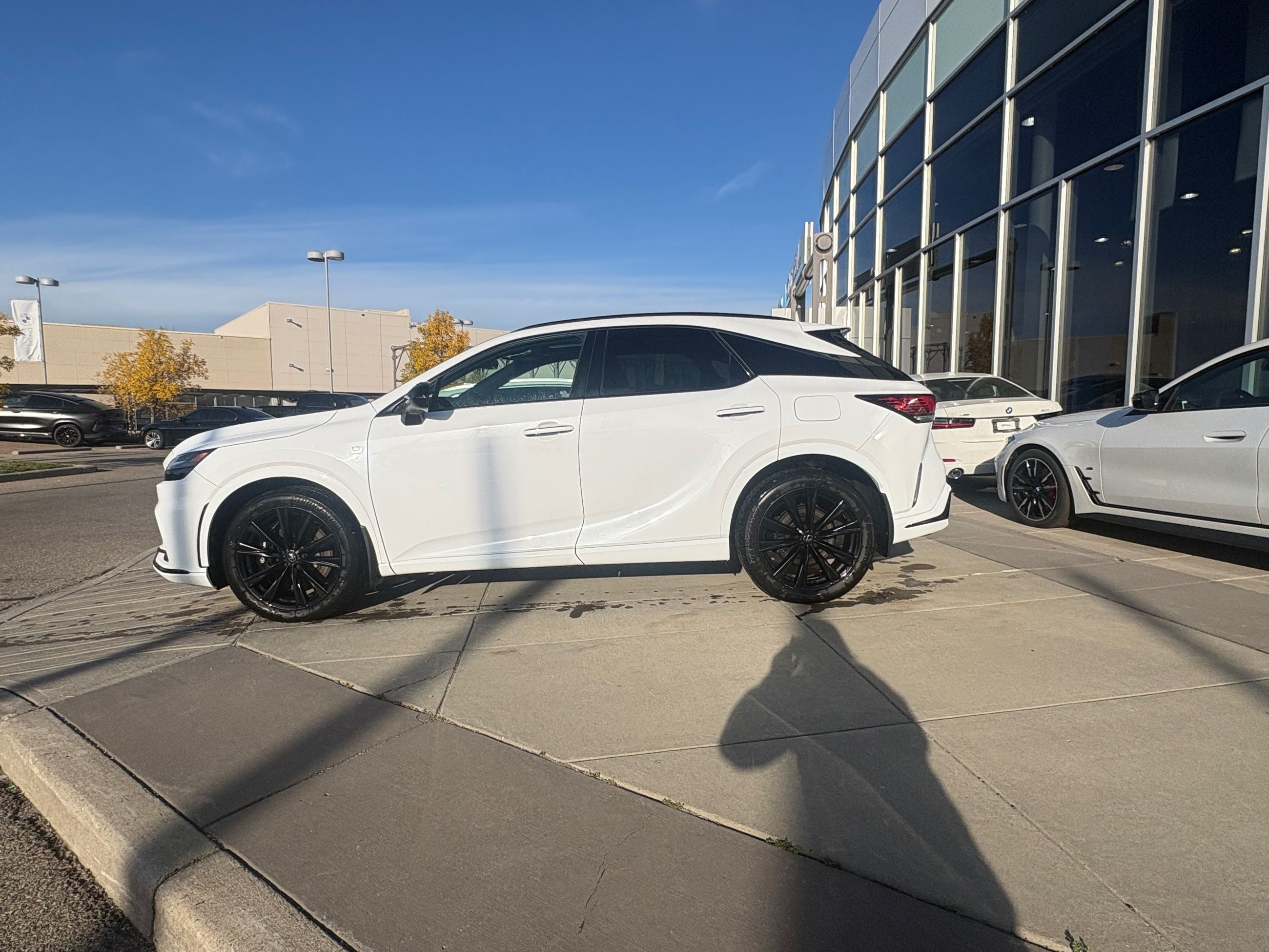 2023 Lexus RXh