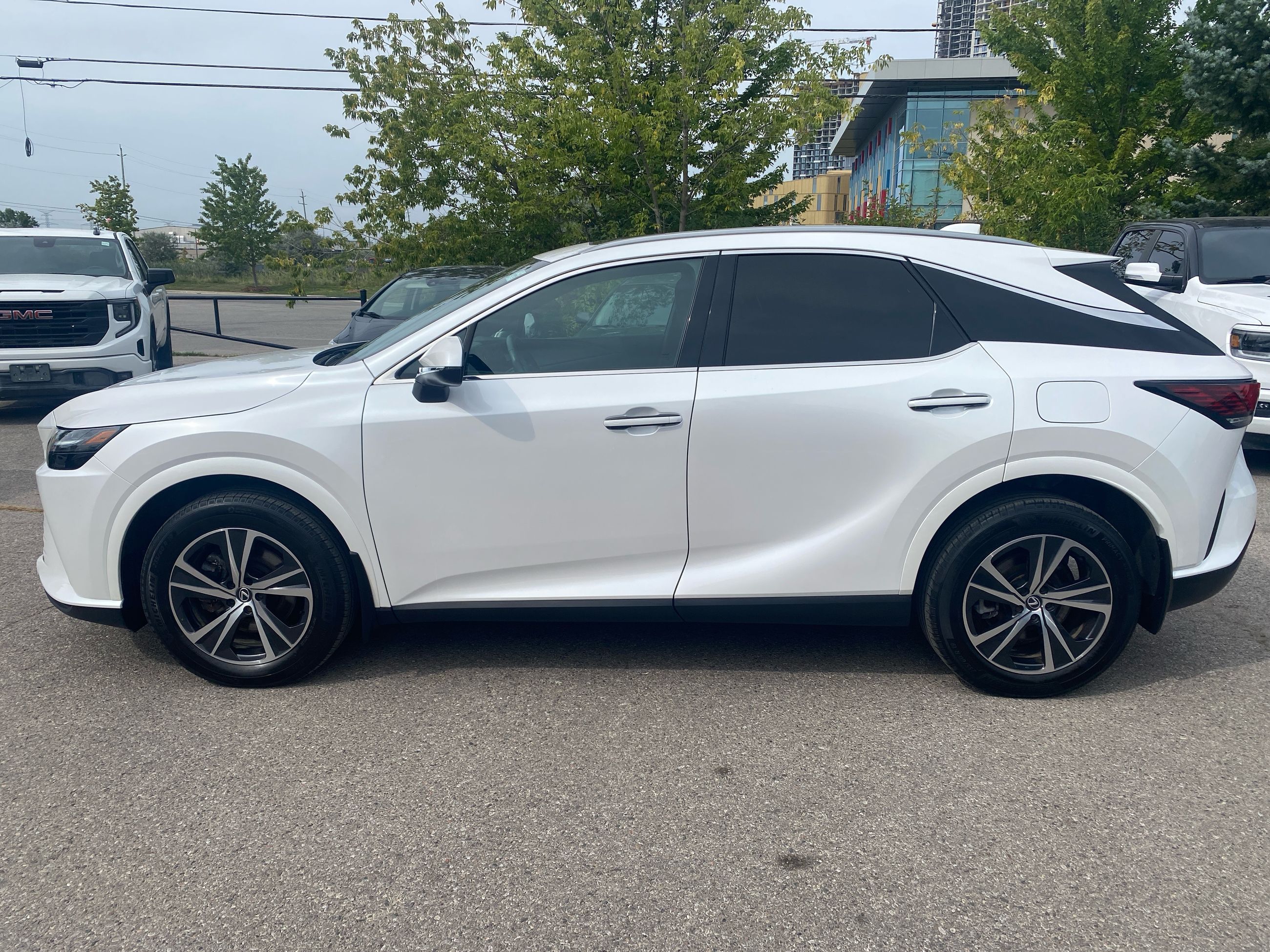 2024 Lexus RXh