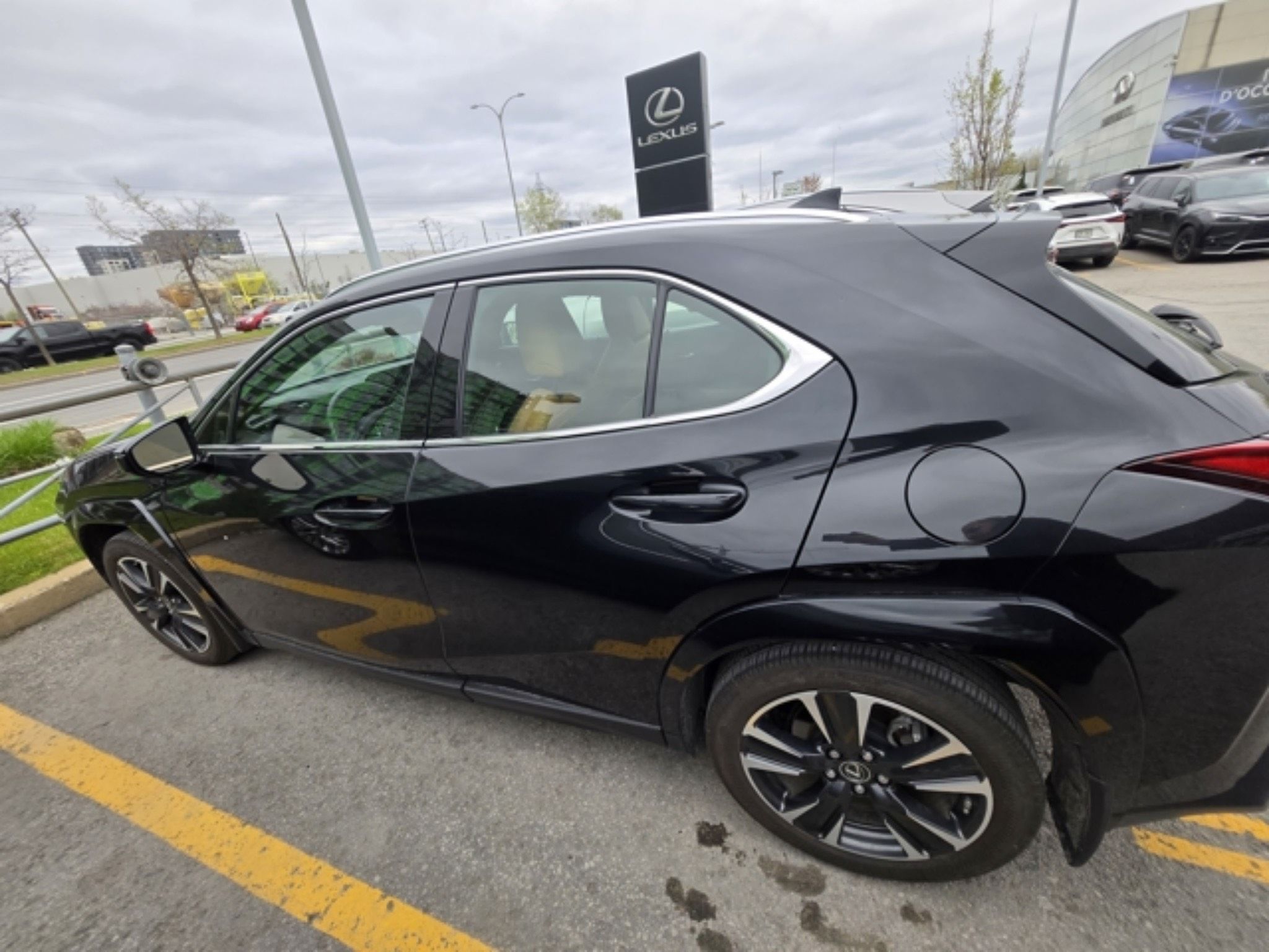 2023 Lexus UX 250h in Laval, Quebec