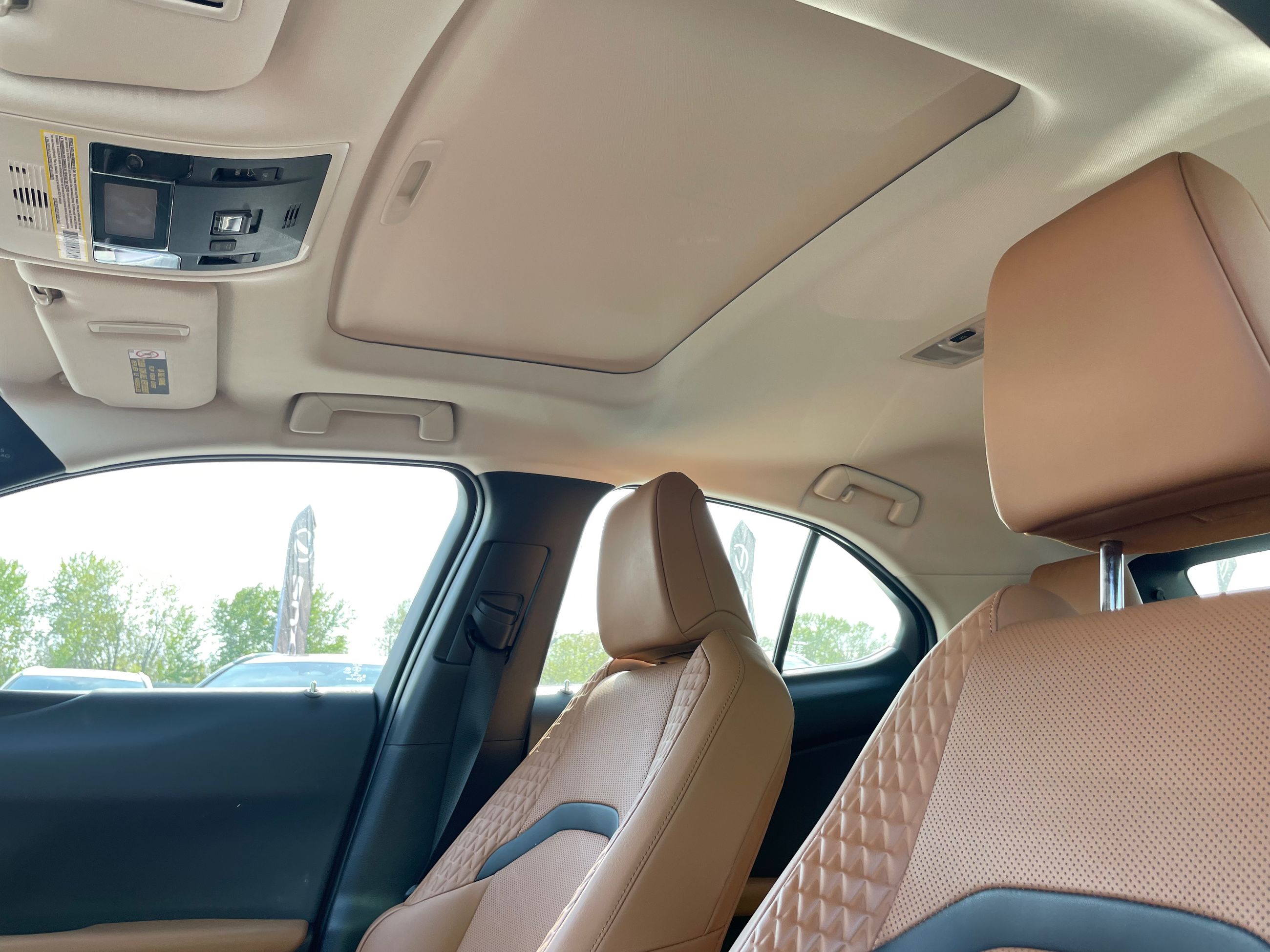 Lexus UX 250h  2021 à Laval, Québec