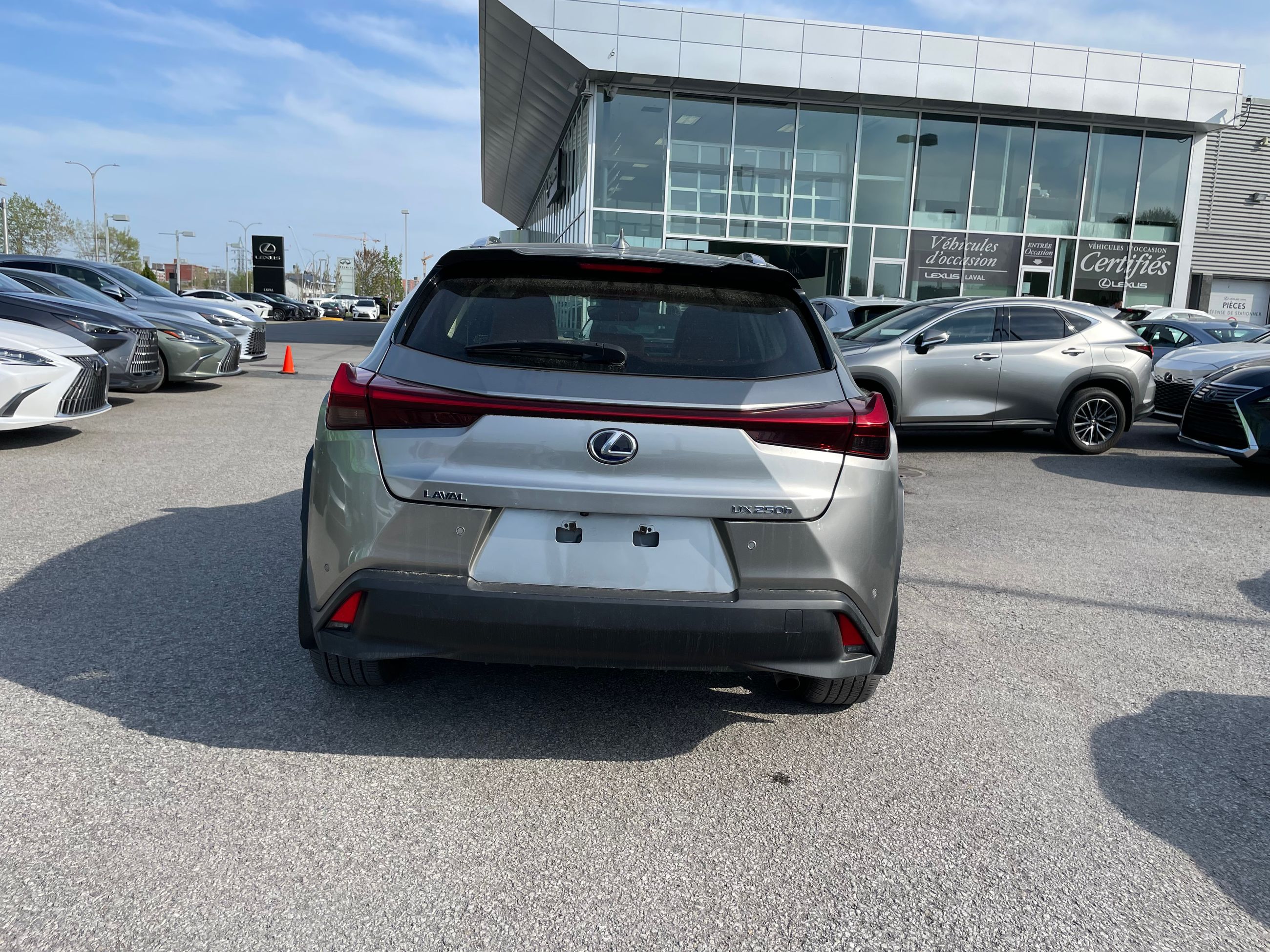Lexus UX 250h  2021 à Laval, Québec