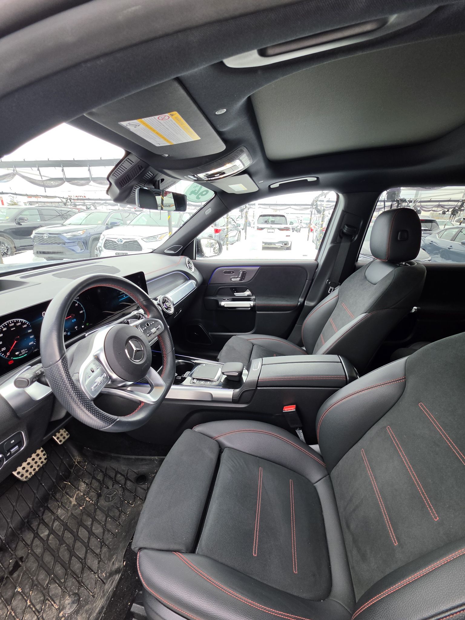 Mercedes-Benz EQB350  2023 à Calgary, Alberta