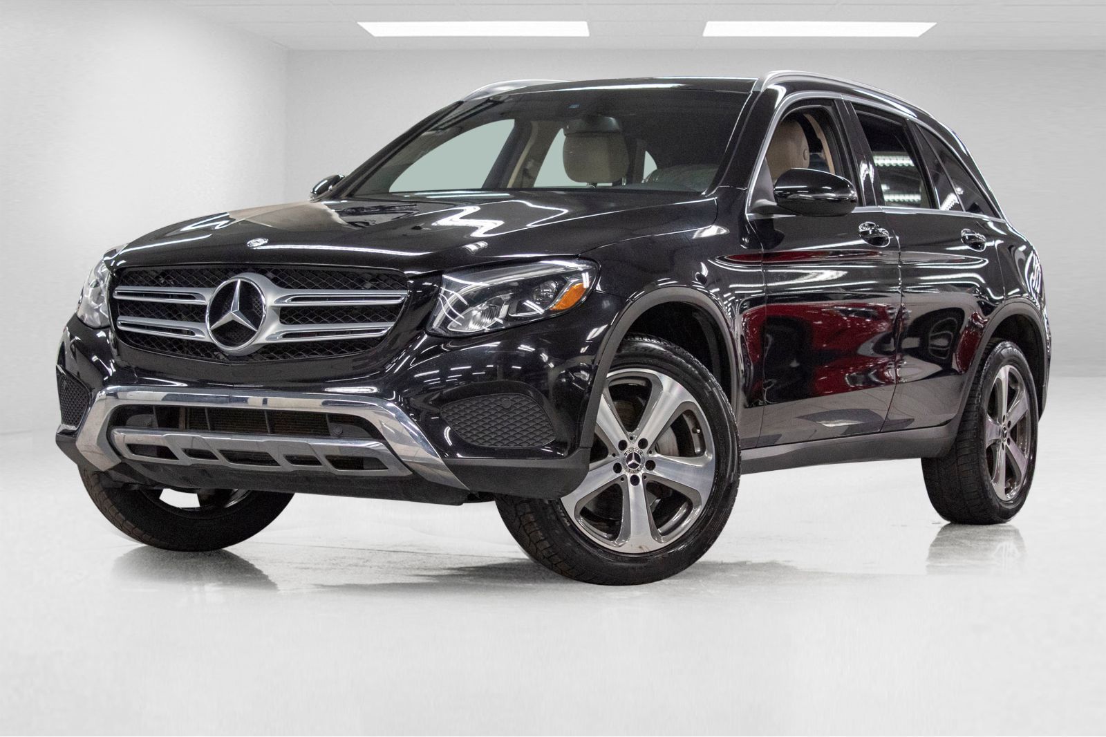Dilawri Group of Companies 2017 MercedesBenz GLC300 4MATIC SUV 
