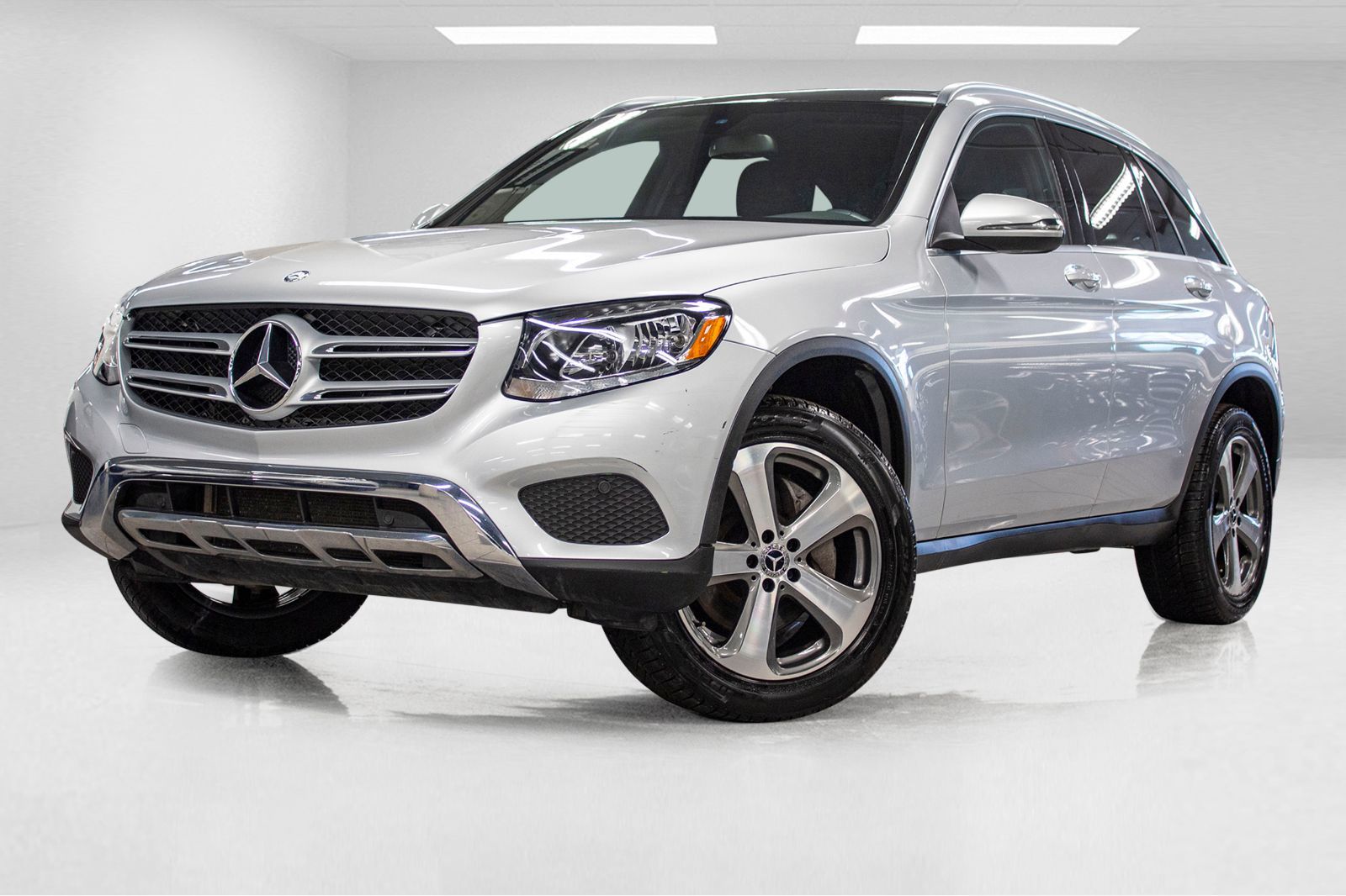 Dilawri Group of Companies | 2017 Mercedes-Benz GLC300 4MATIC SUV | #P20291