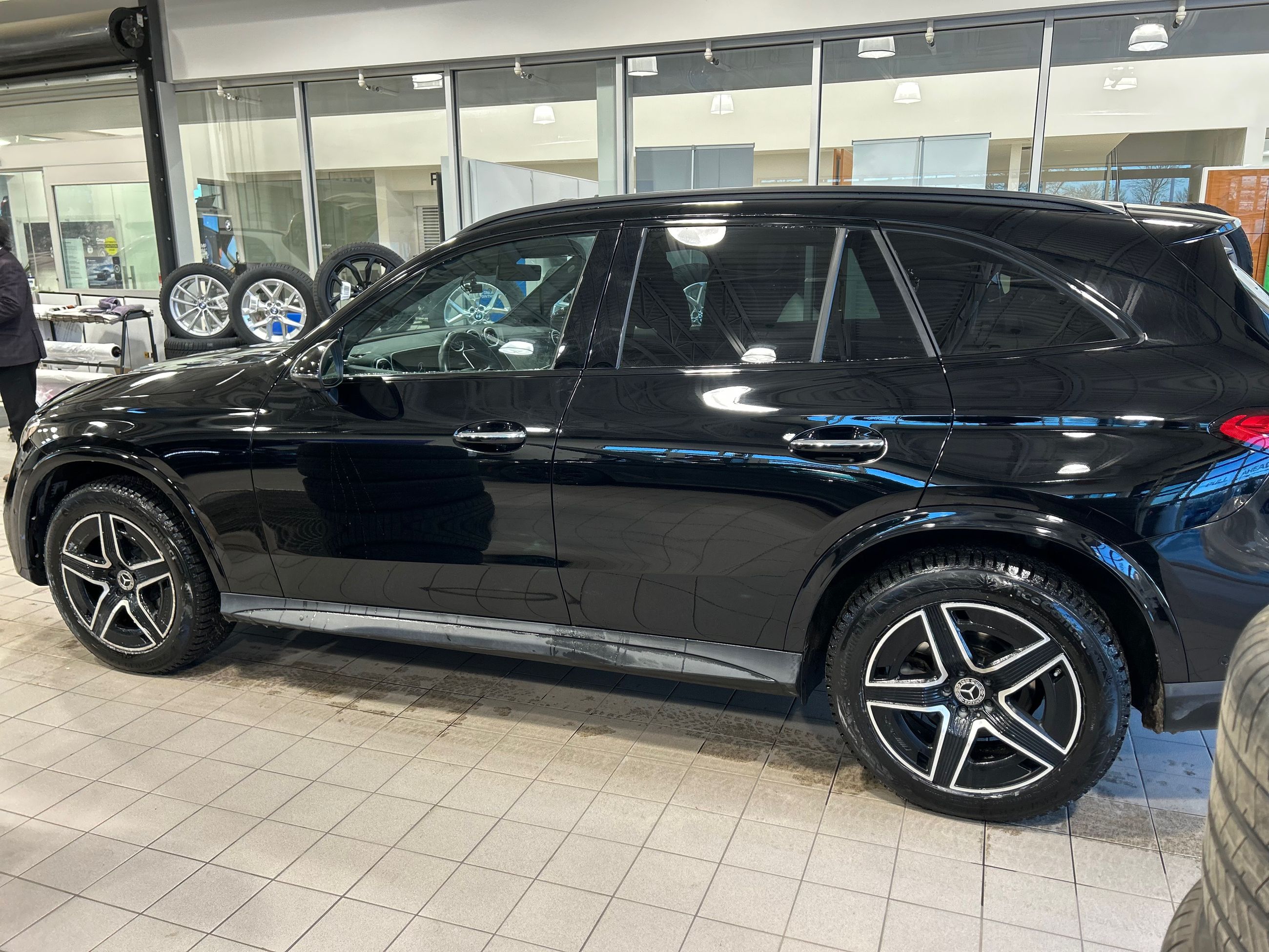 Mercedes-Benz GLC300  2024 à Regina, Saskatchewan
