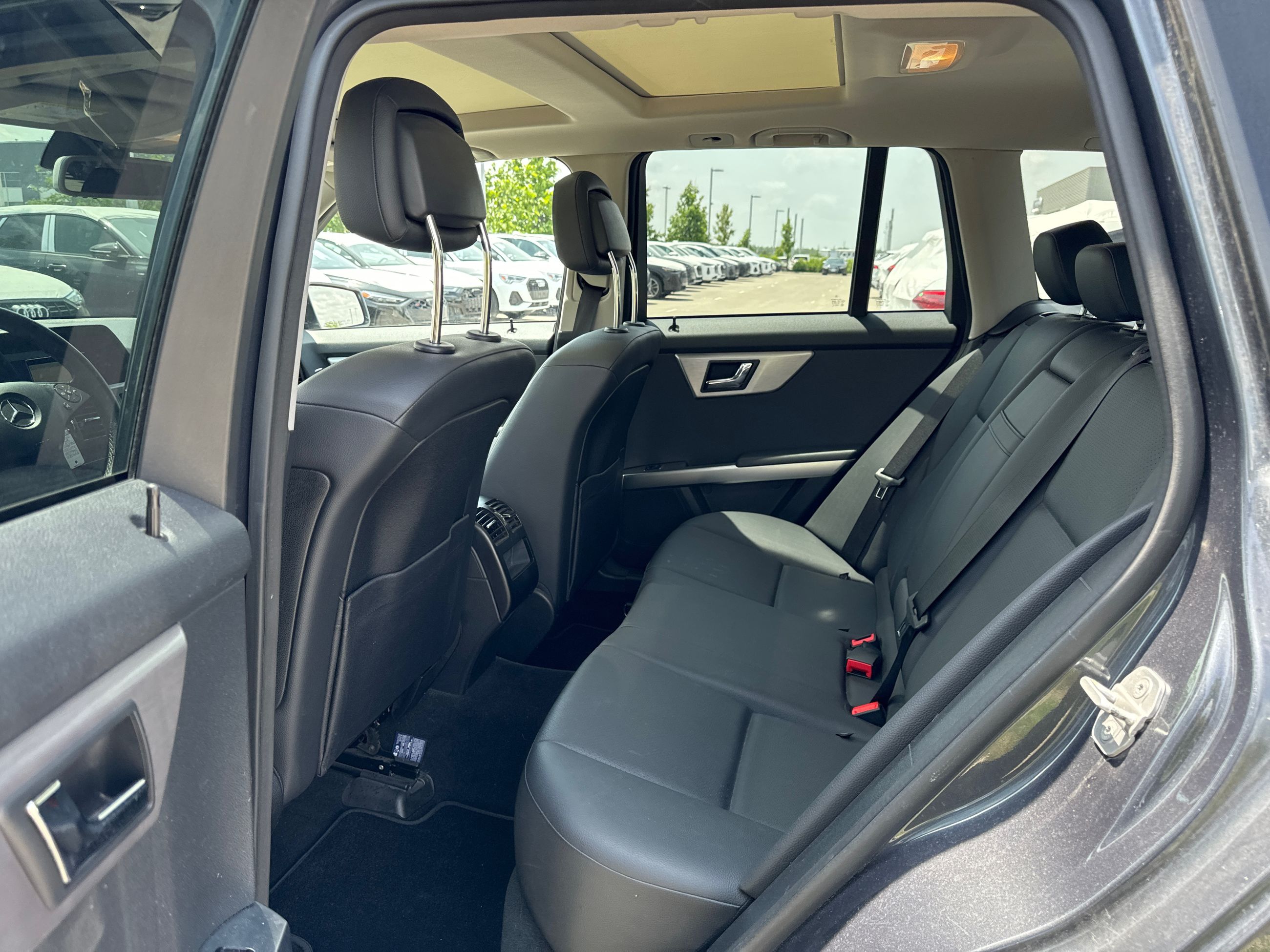 2010 Mercedes-Benz GLK350 in Barrie, Ontario