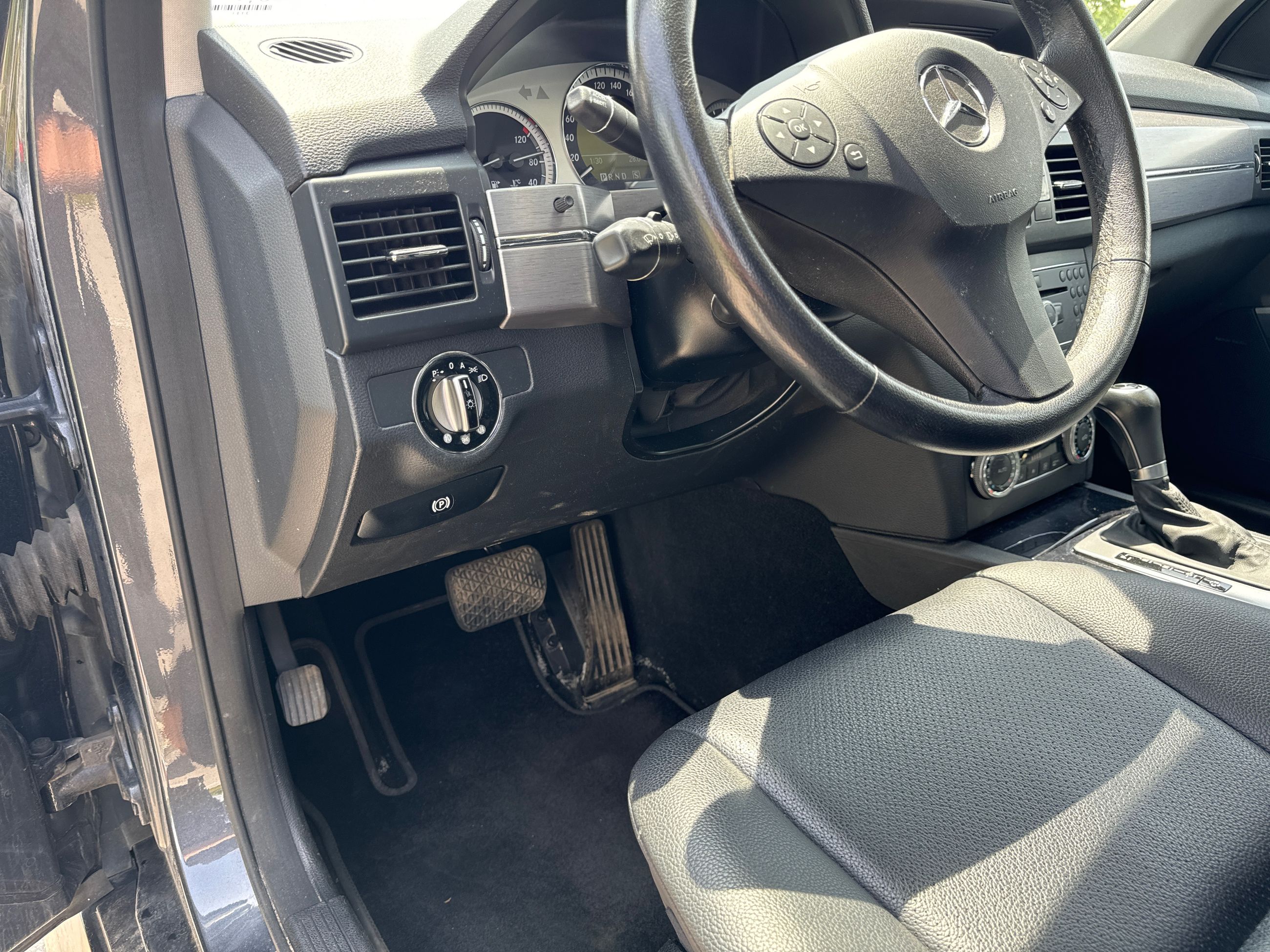 2010 Mercedes-Benz GLK350 in Barrie, Ontario