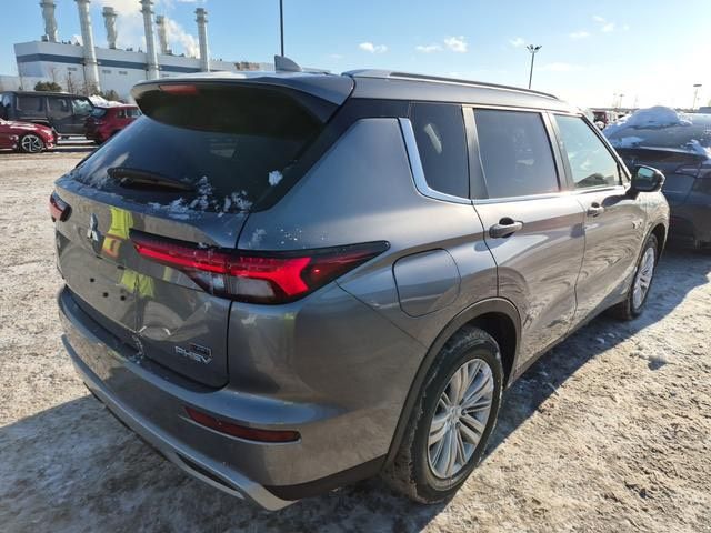 2024 Mitsubishi Outlander Plug-In Hybrid in Regina, Saskatchewan