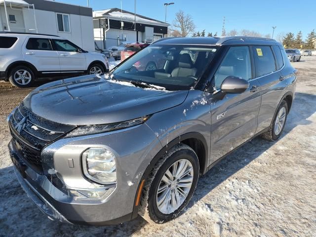 2024 Mitsubishi Outlander Plug-In Hybrid in Regina, Saskatchewan