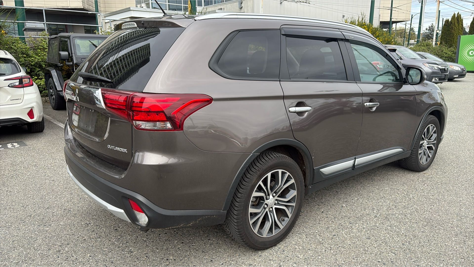 2016  Outlander