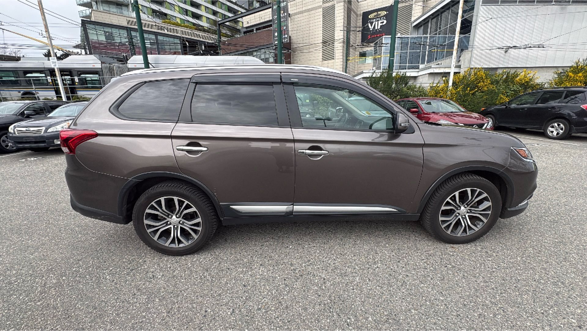 2016  Outlander