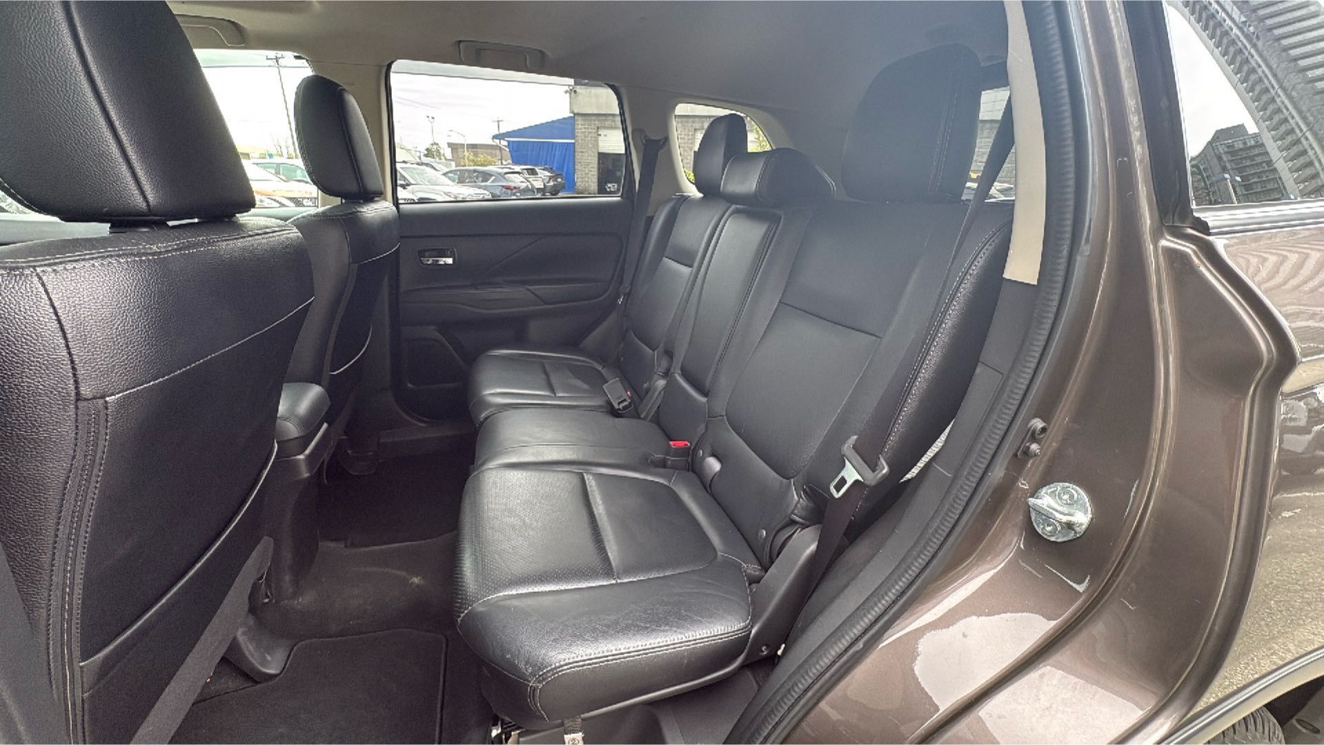 2016  Outlander