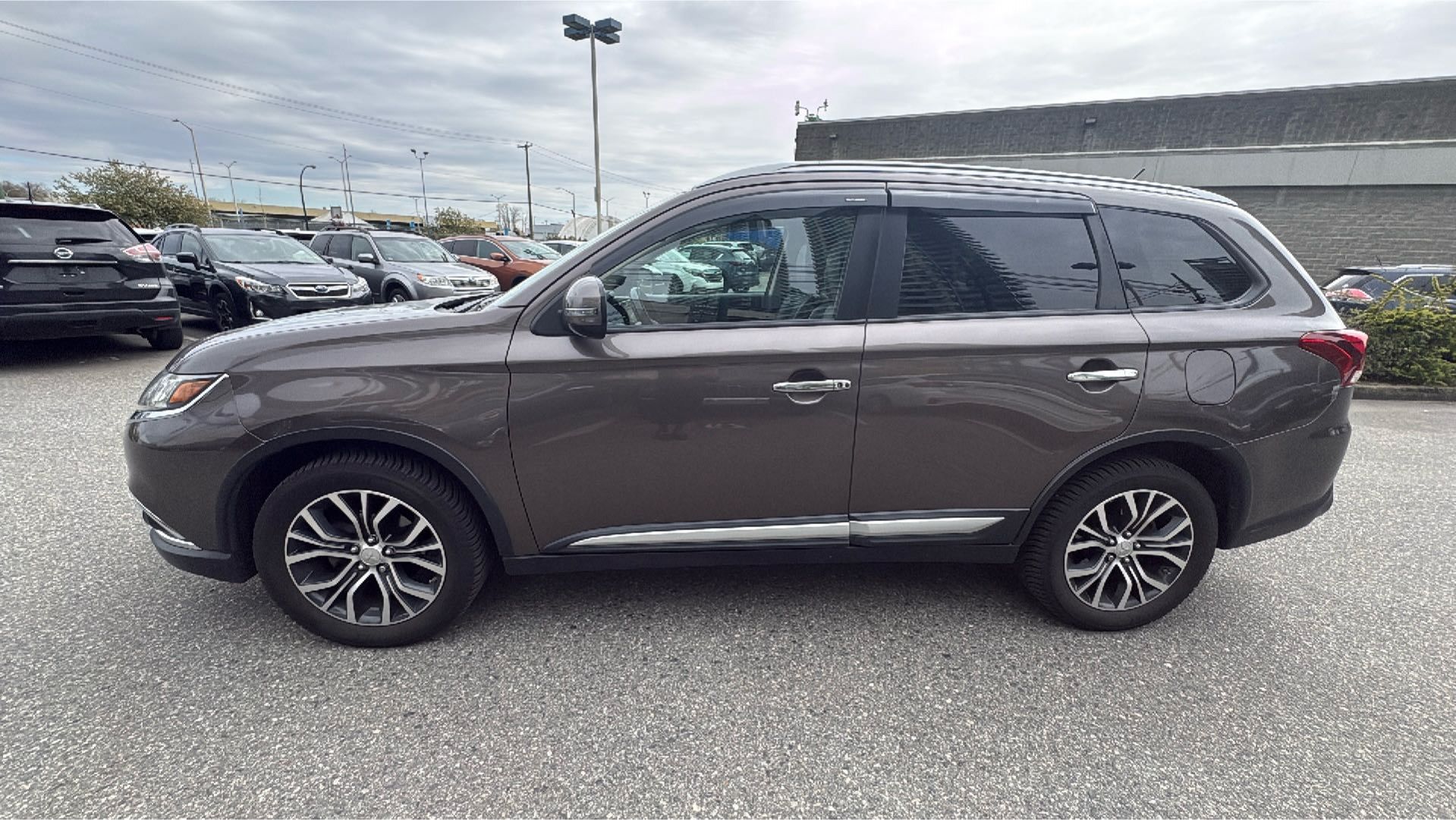 2016  Outlander