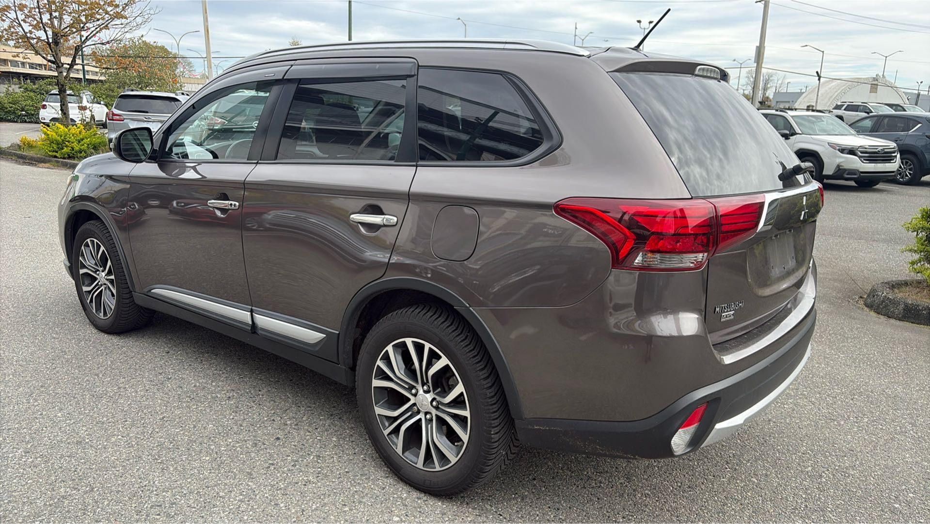 2016  Outlander