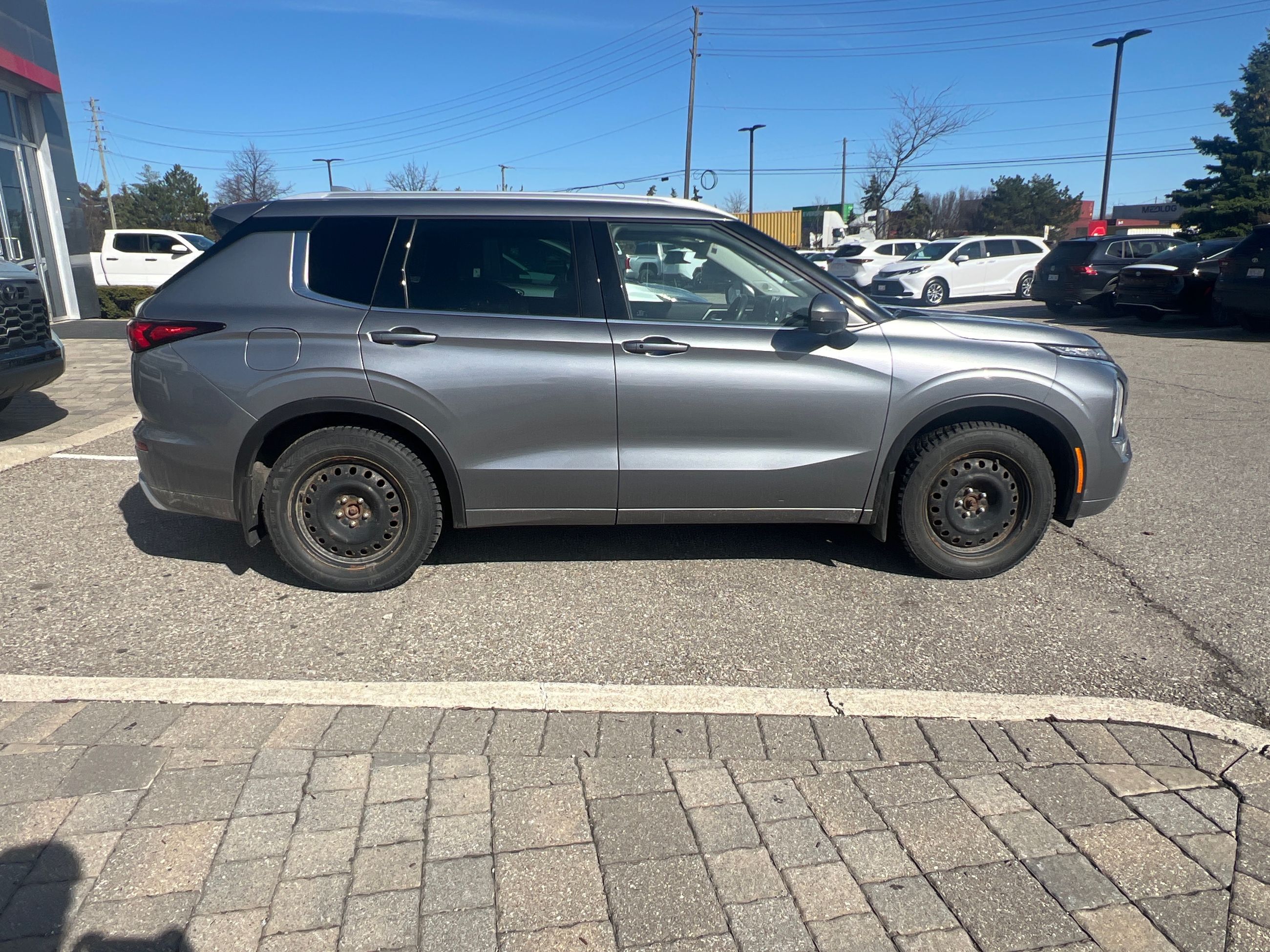 2023 Mitsubishi Outlander in Bolton, Ontario