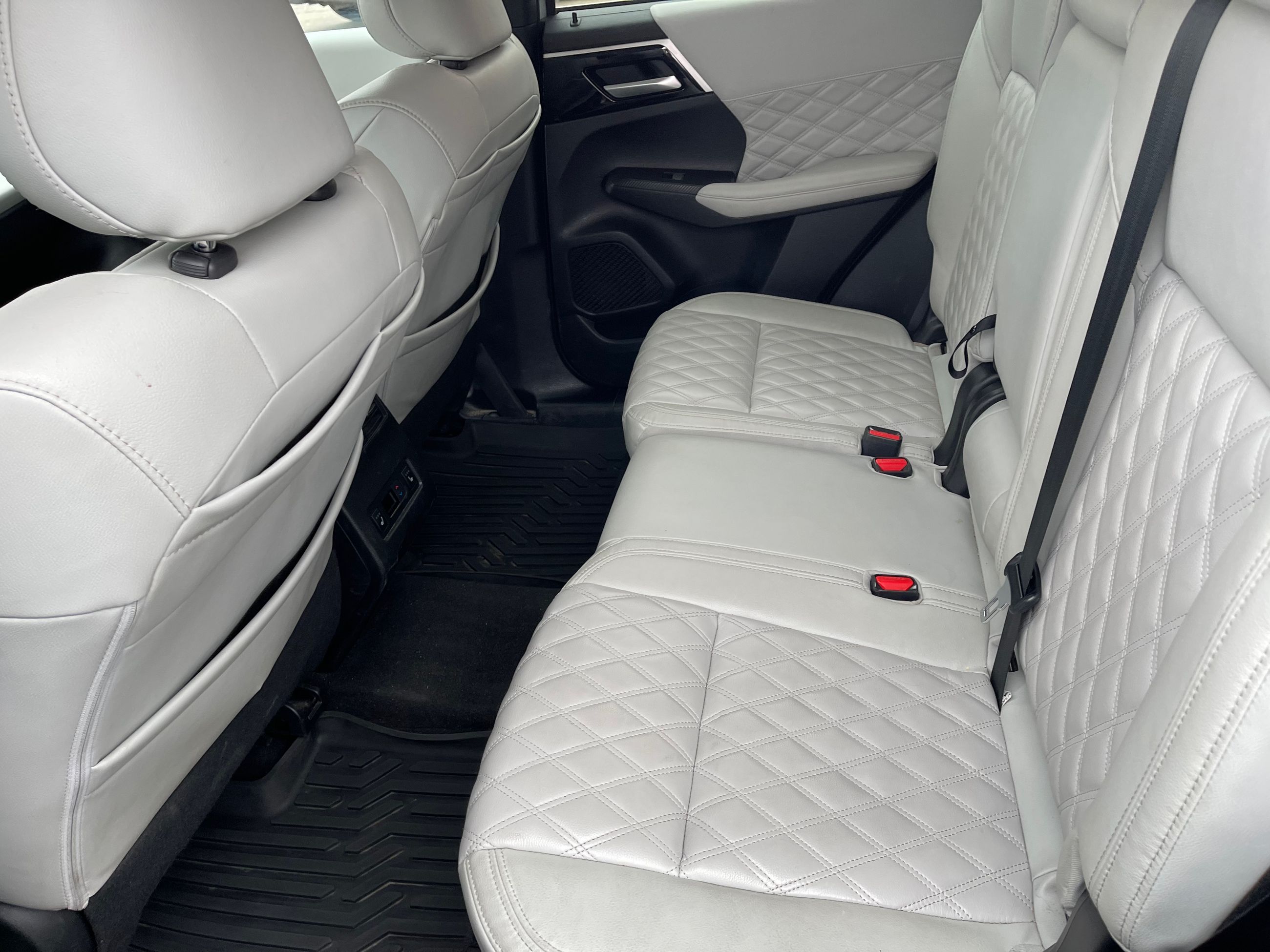 2024 Mitsubishi Outlander