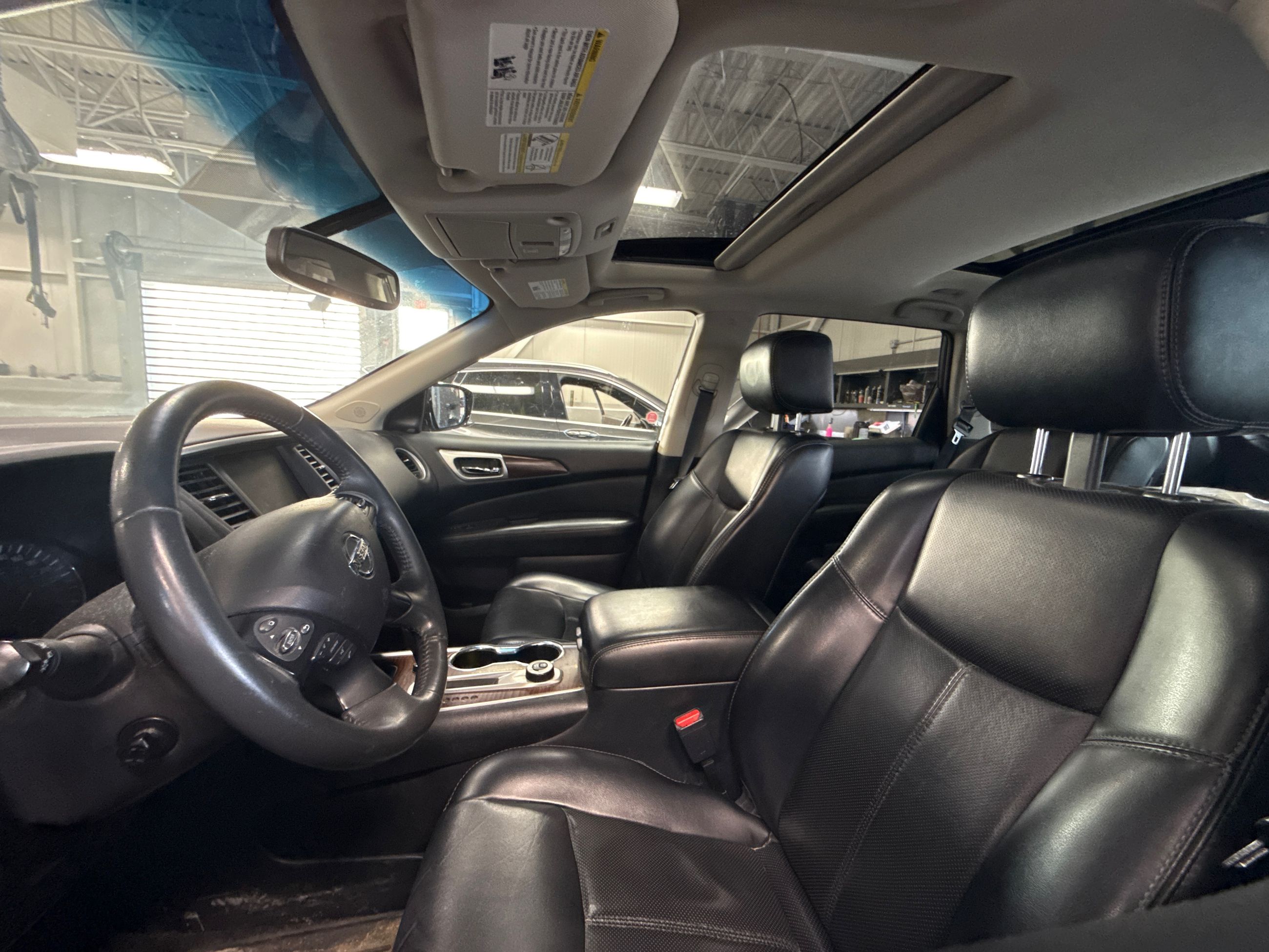 Nissan Pathfinder  2017 à Calgary, Alberta