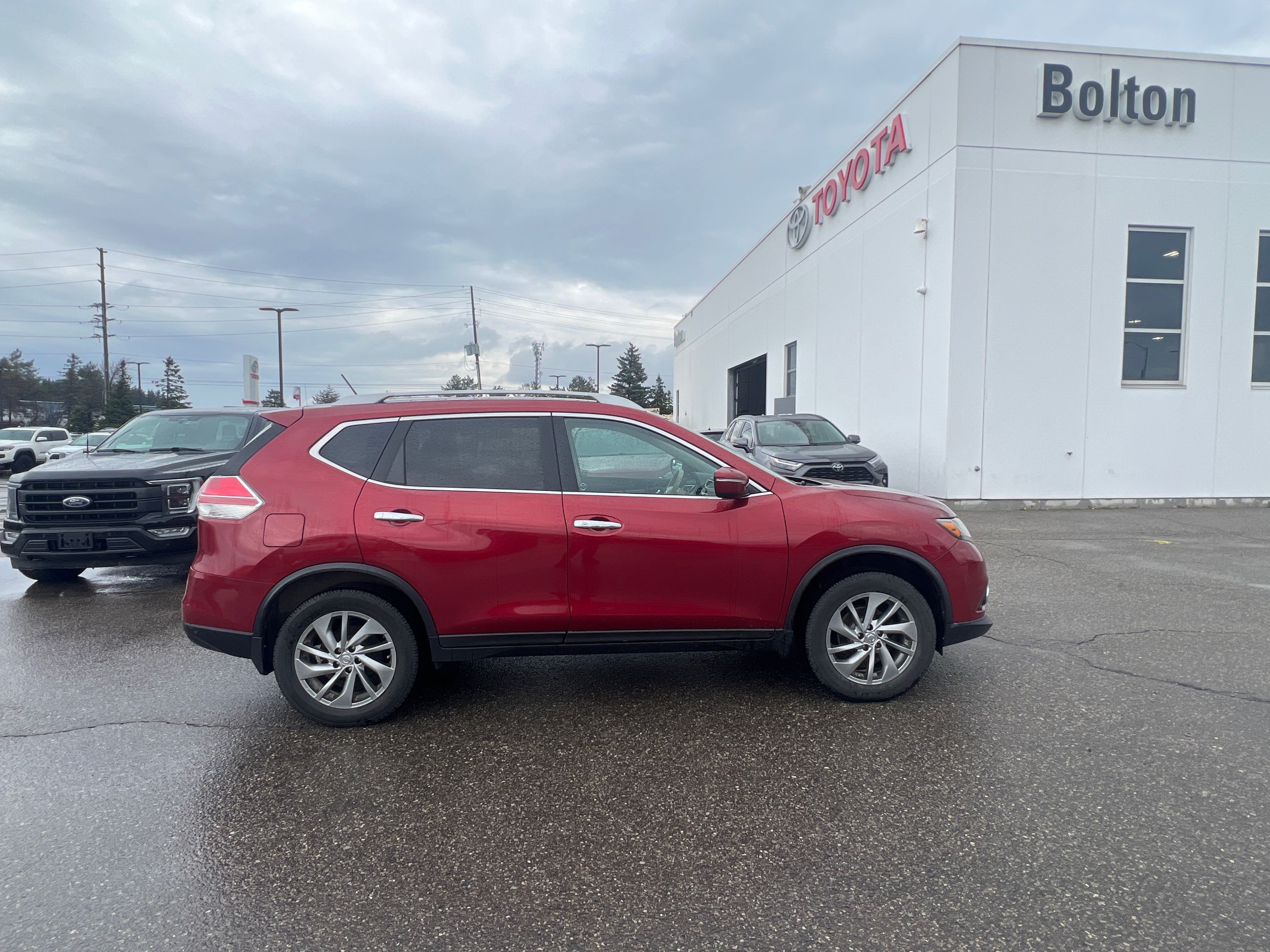2014 Nissan Rogue in Bolton, Ontario
