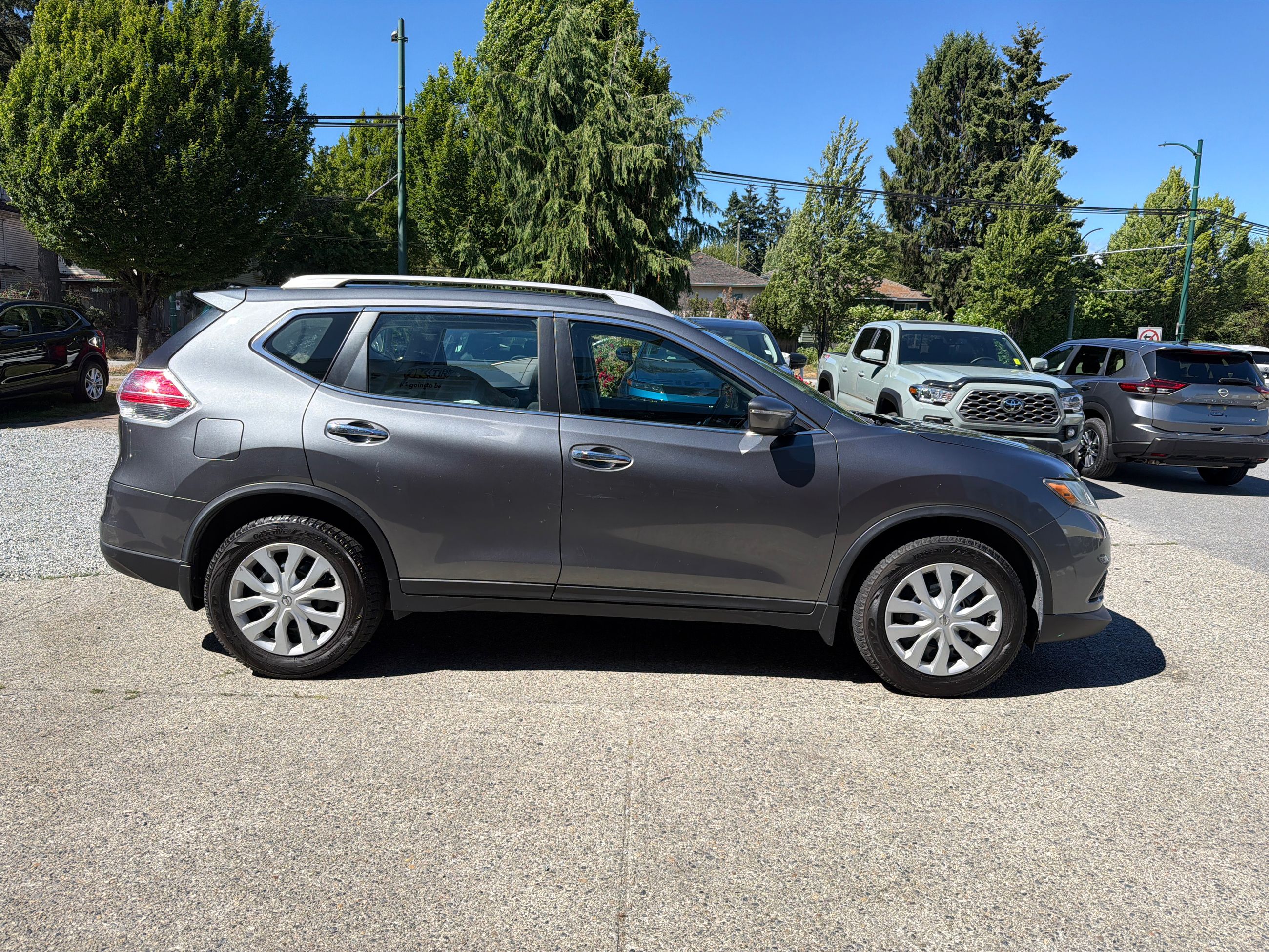 2014  Rogue