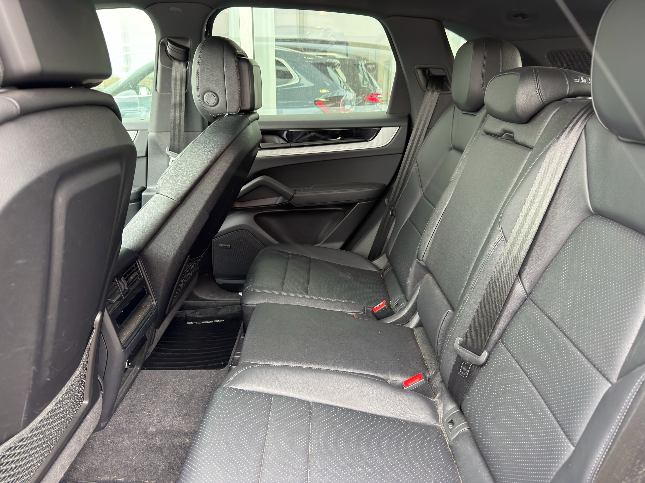 2024 Porsche Cayenne in Regina, Saskatchewan