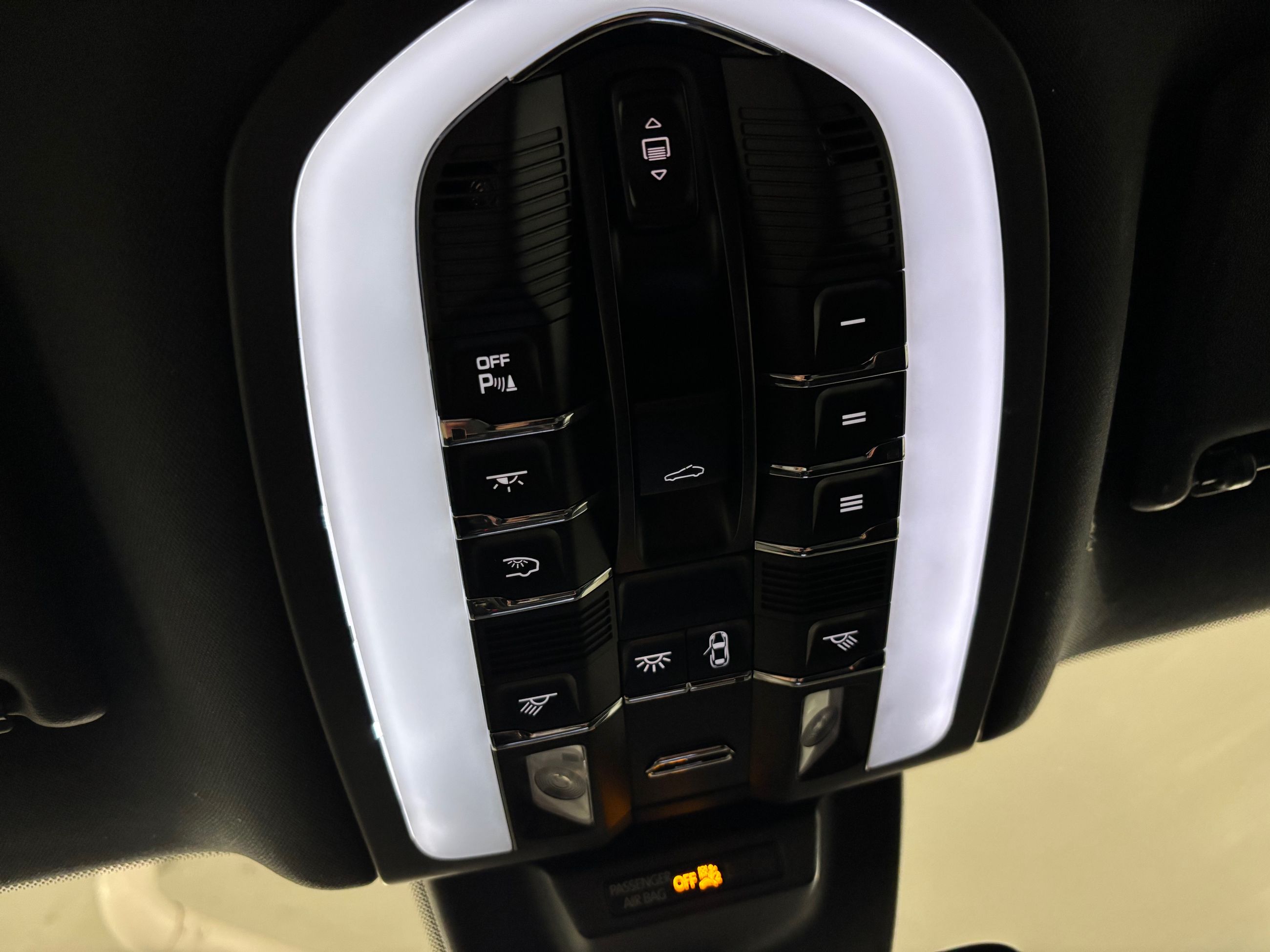 2017 Porsche Macan in Vancouver, British Columbia