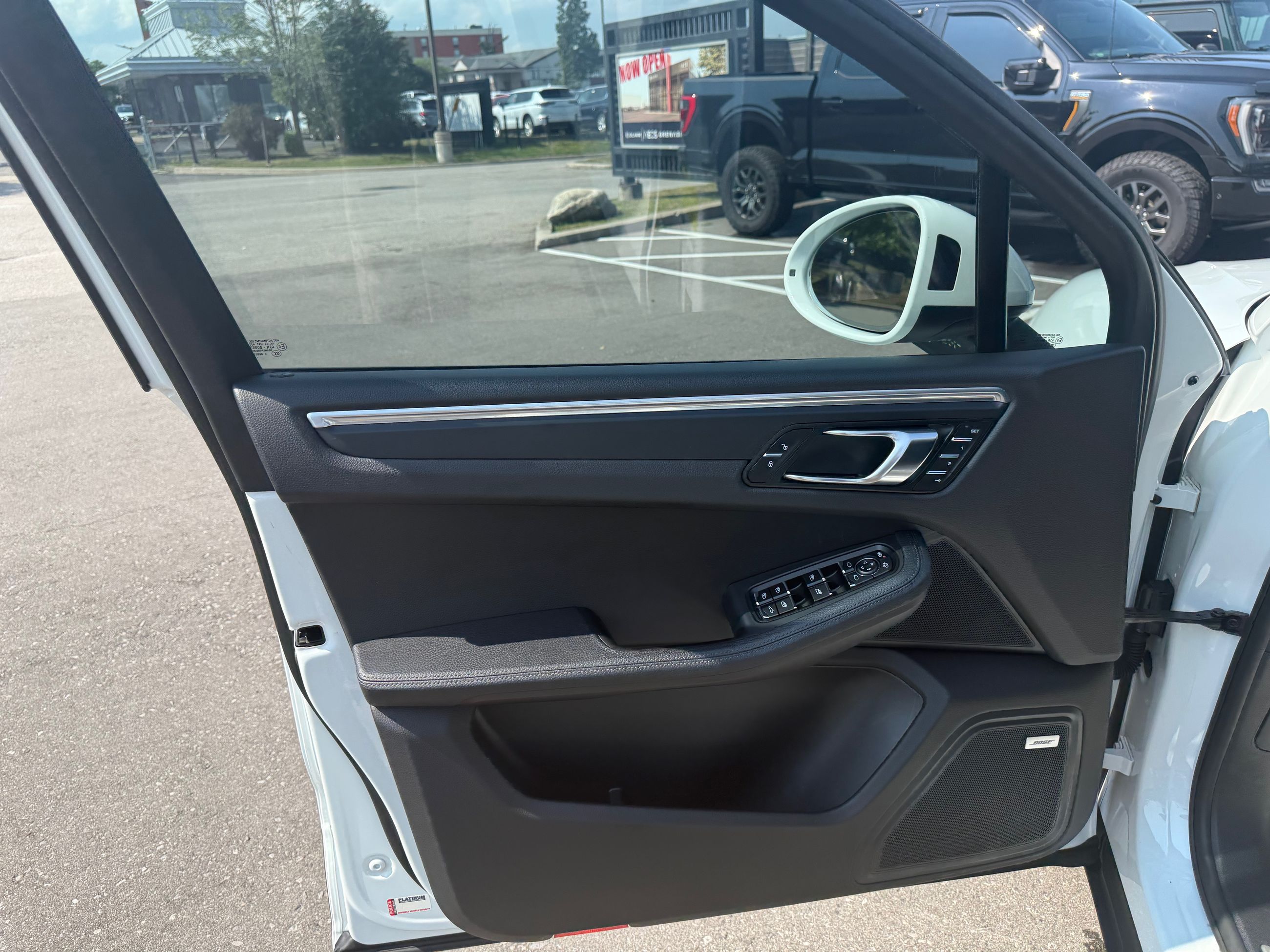 2018 Porsche Macan in Mississauga, Ontario