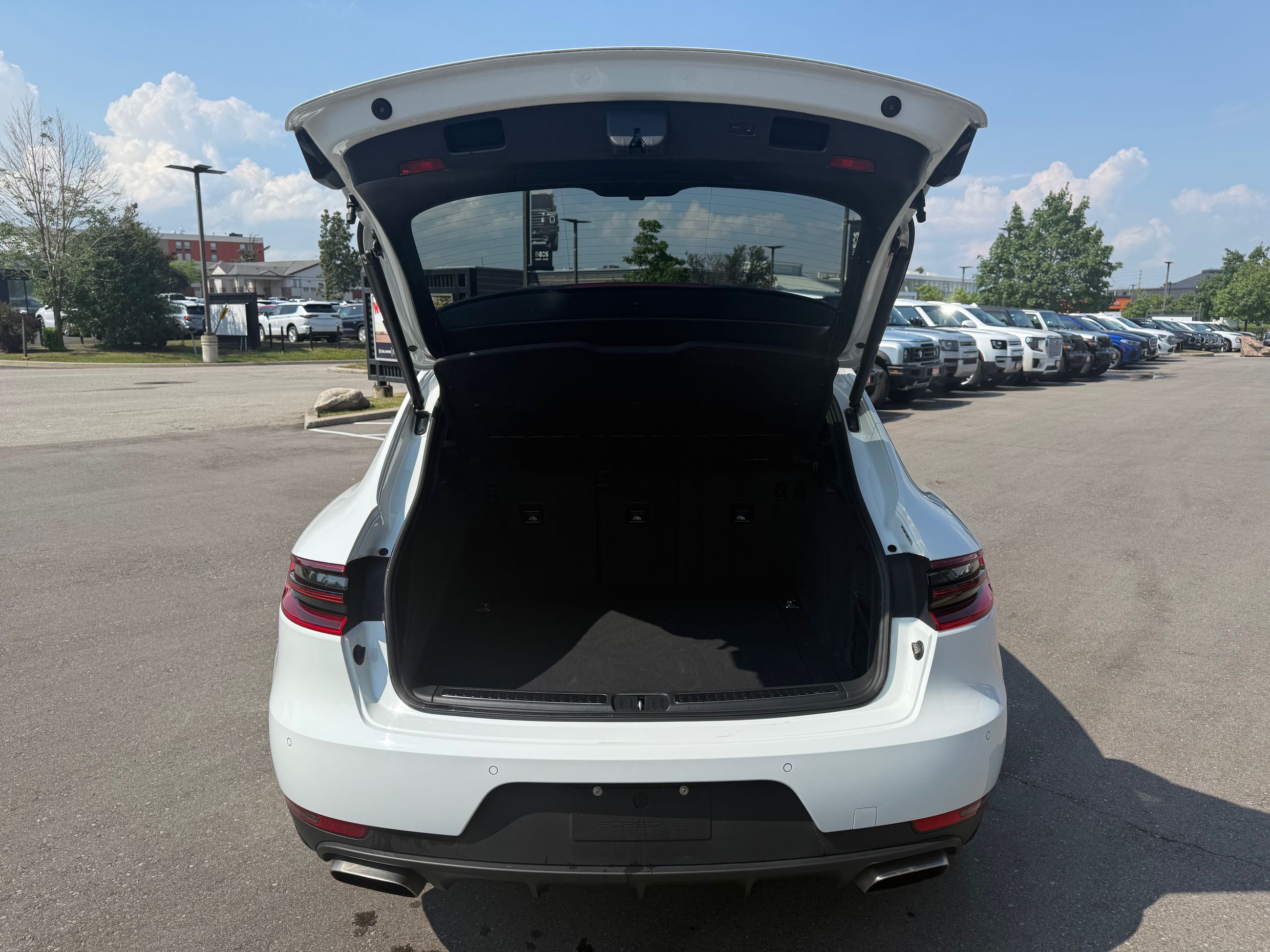 2018 Porsche Macan in Mississauga, Ontario
