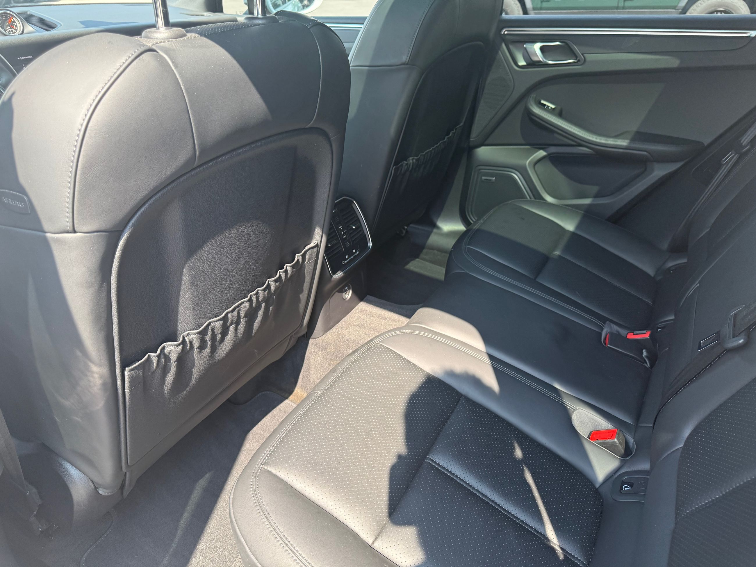2018 Porsche Macan in Mississauga, Ontario