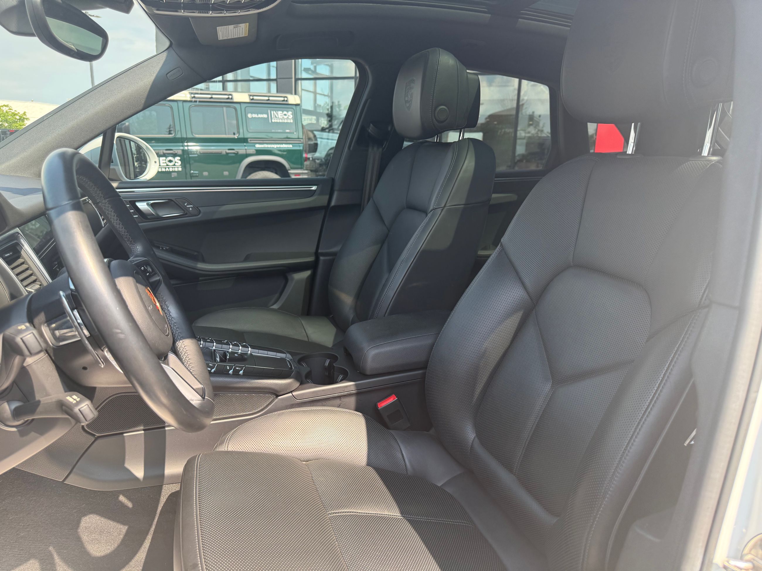 2018 Porsche Macan in Mississauga, Ontario