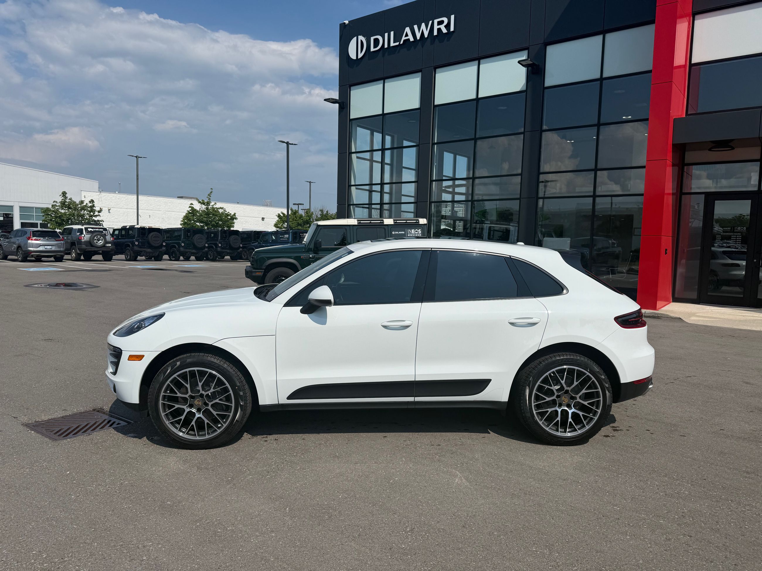 2018 Porsche Macan in Mississauga, Ontario
