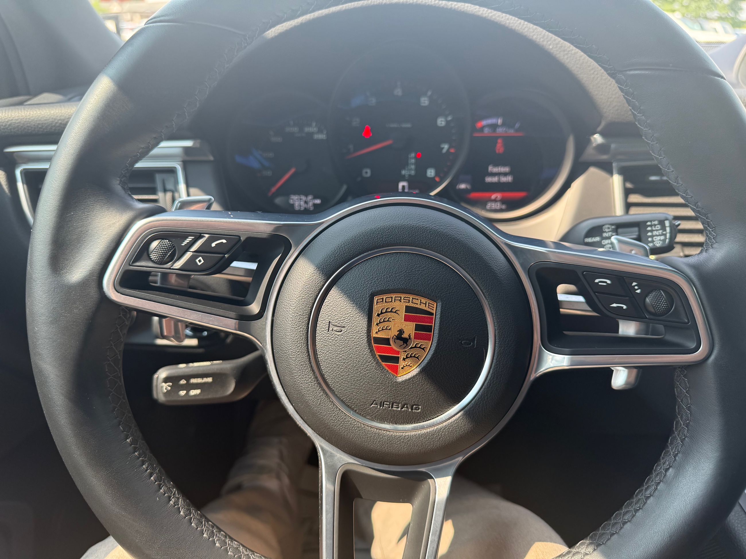 2018 Porsche Macan in Mississauga, Ontario