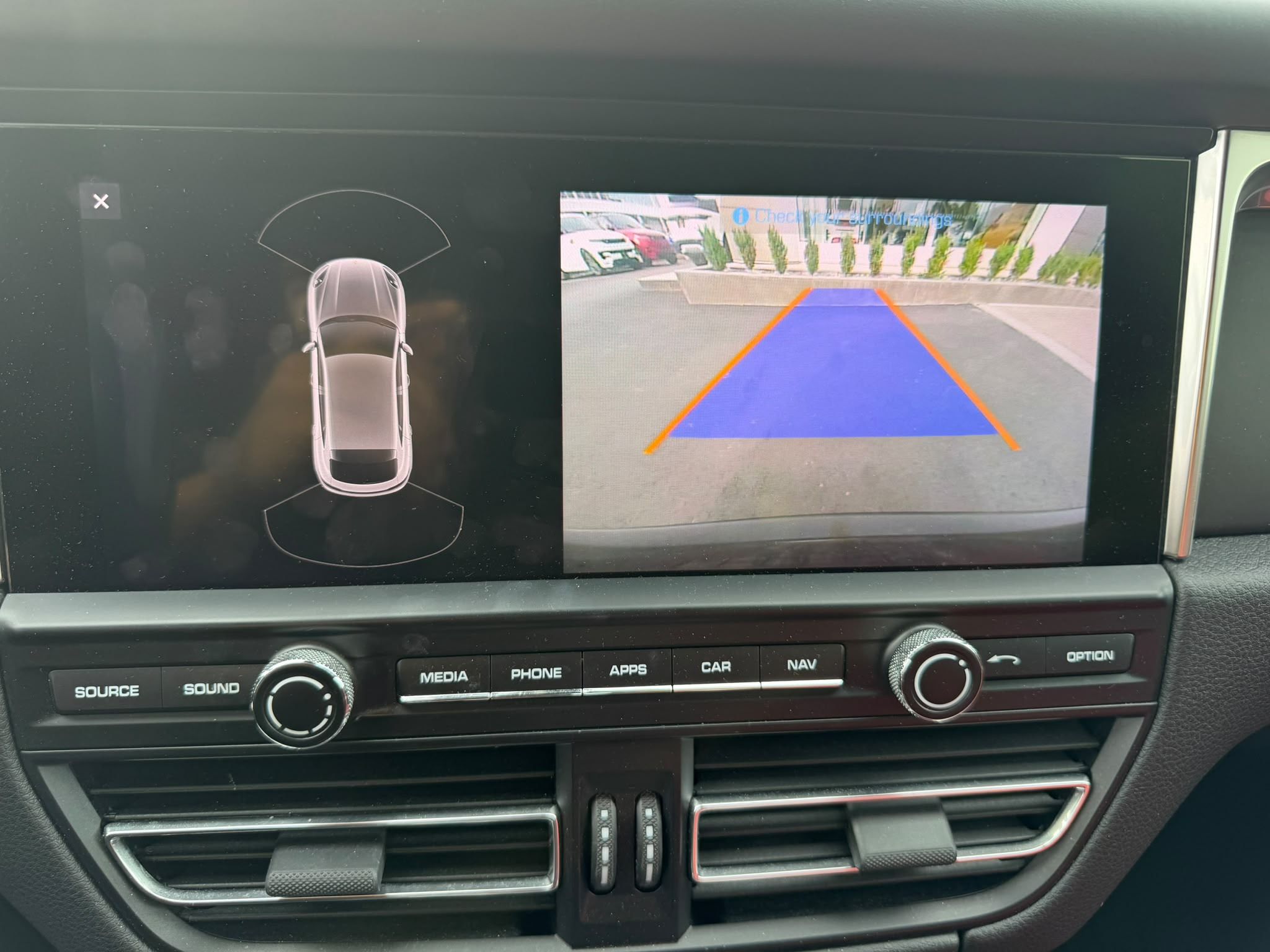 2019  Macan