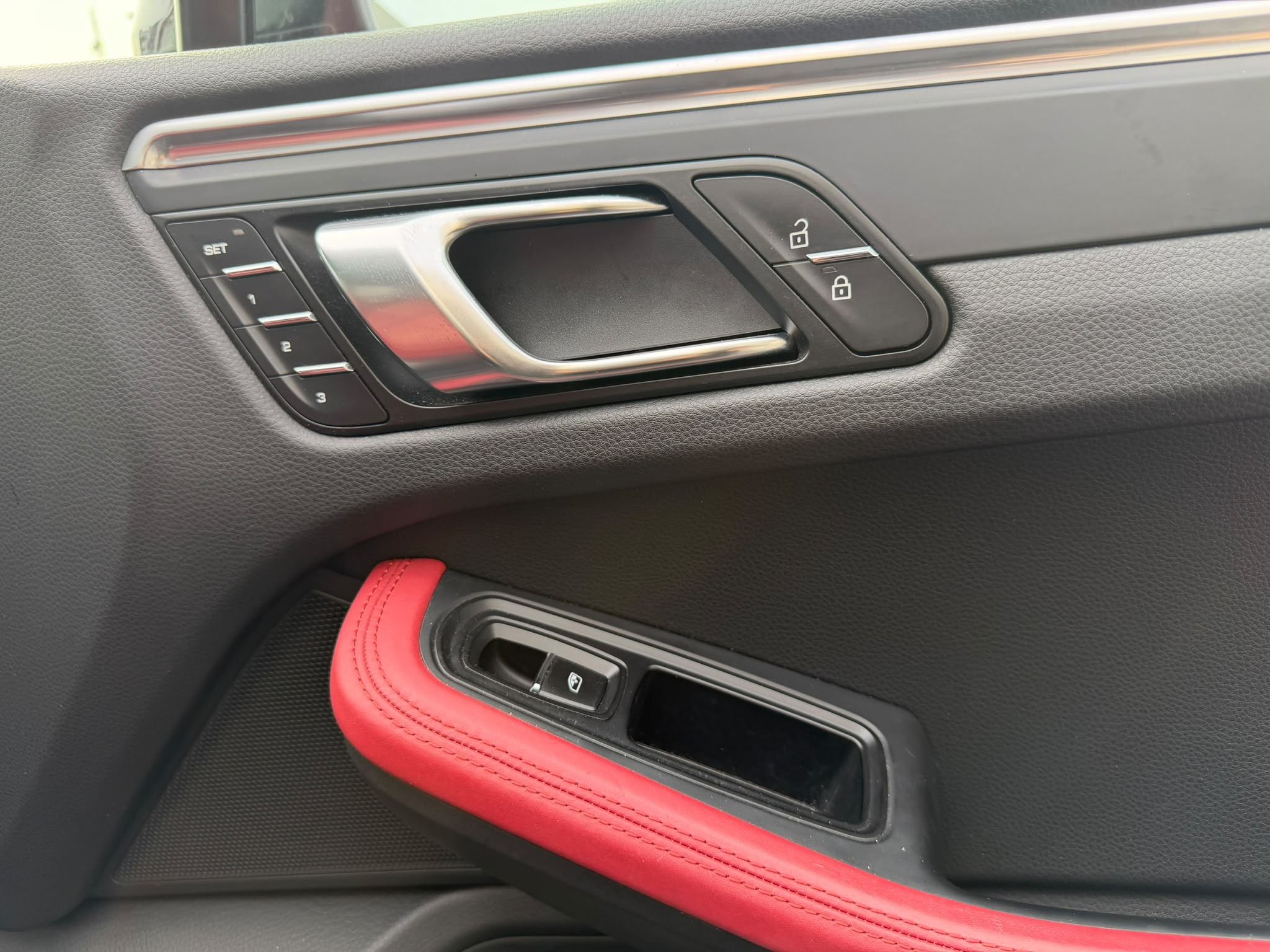 2019  Macan