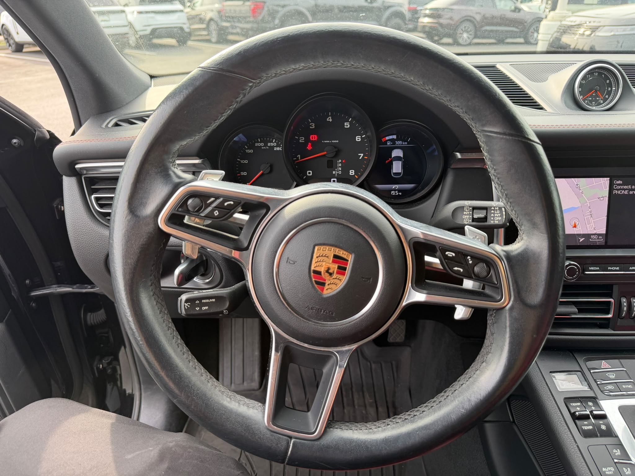 2019  Macan