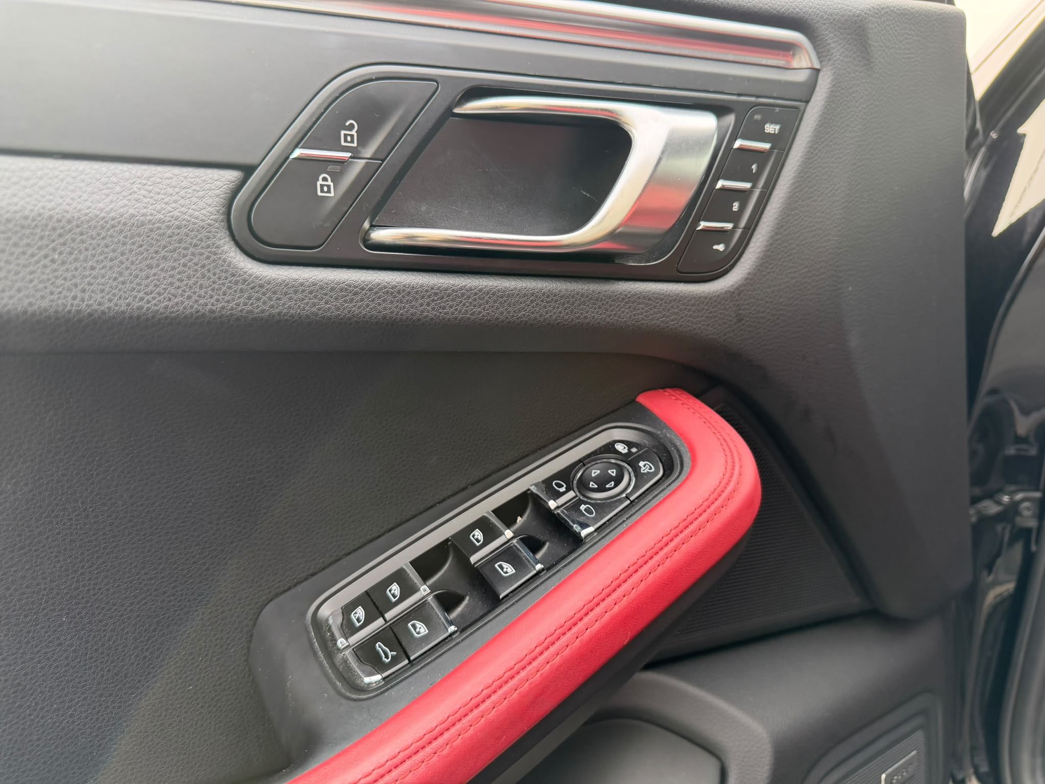2019  Macan
