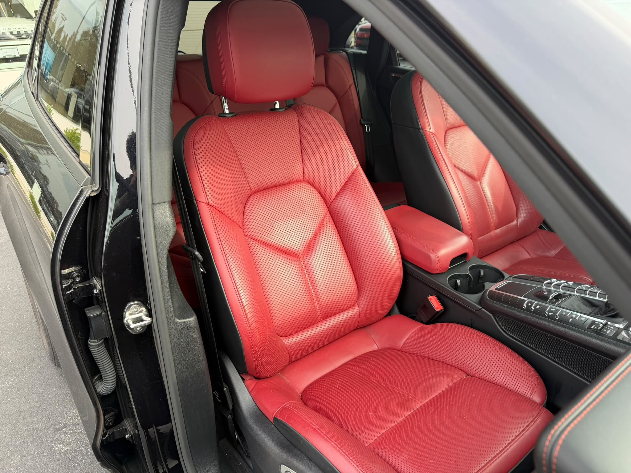 2019  Macan